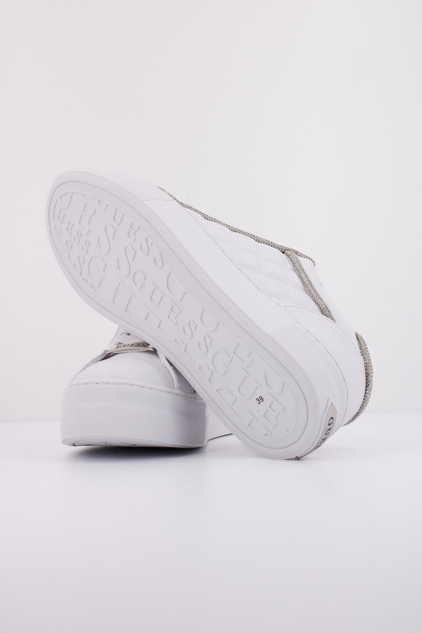 GUESS GRATEA en color BLANCO  (5)