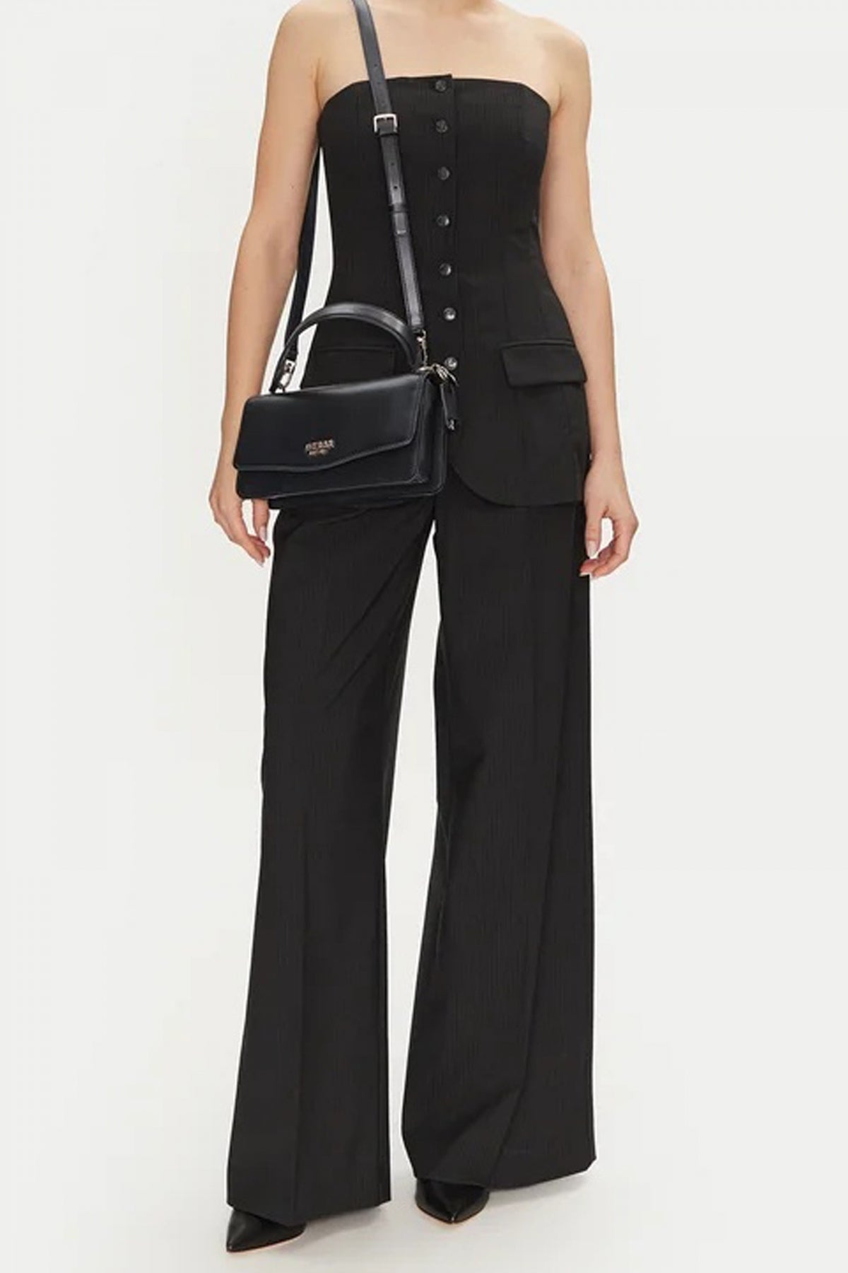 GUESS  ECO EVAINE TOP H en color NEGRO  (4)