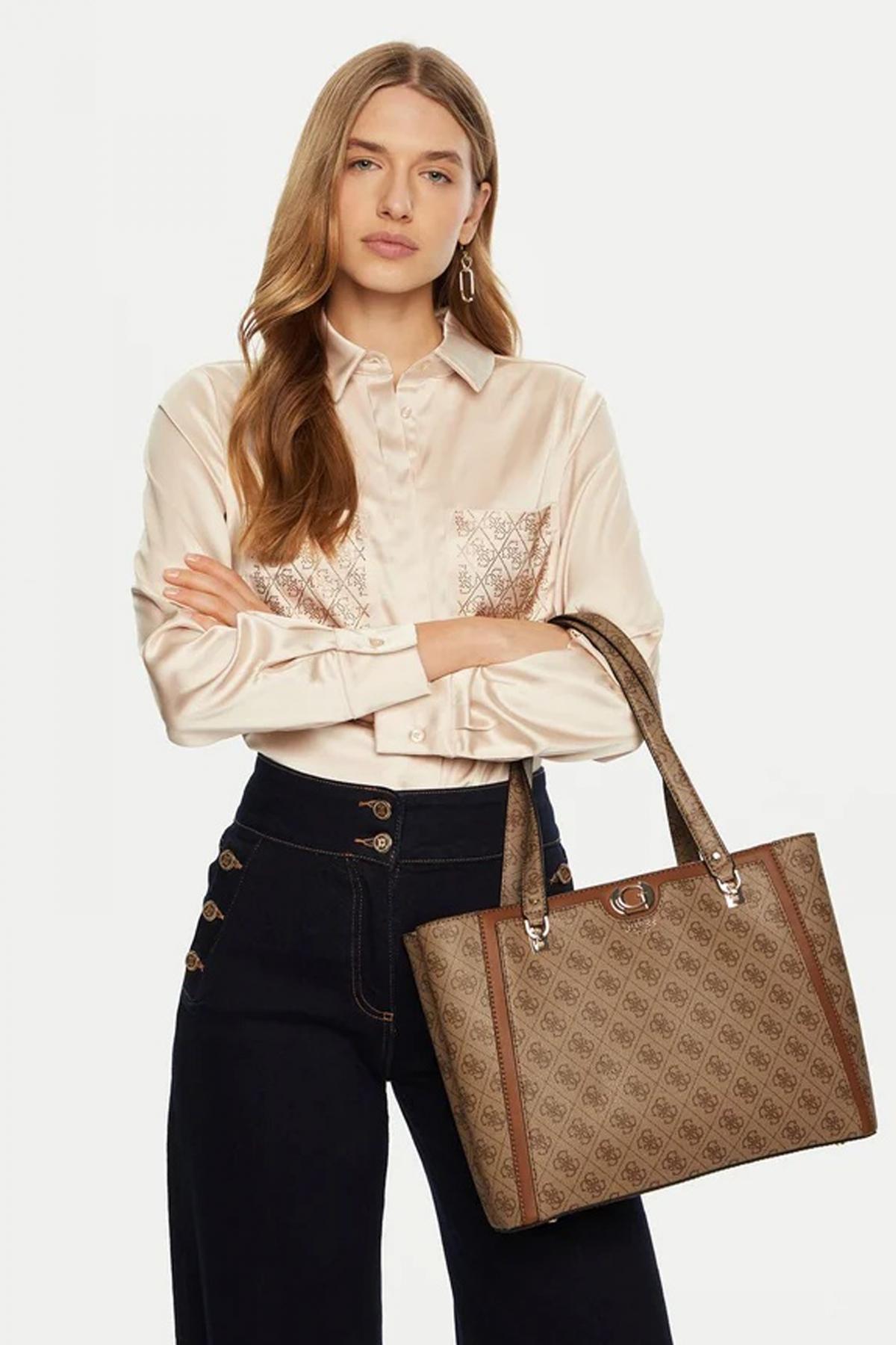 GUESS ORLINA LOGO NOEL en color MARRON  (4)