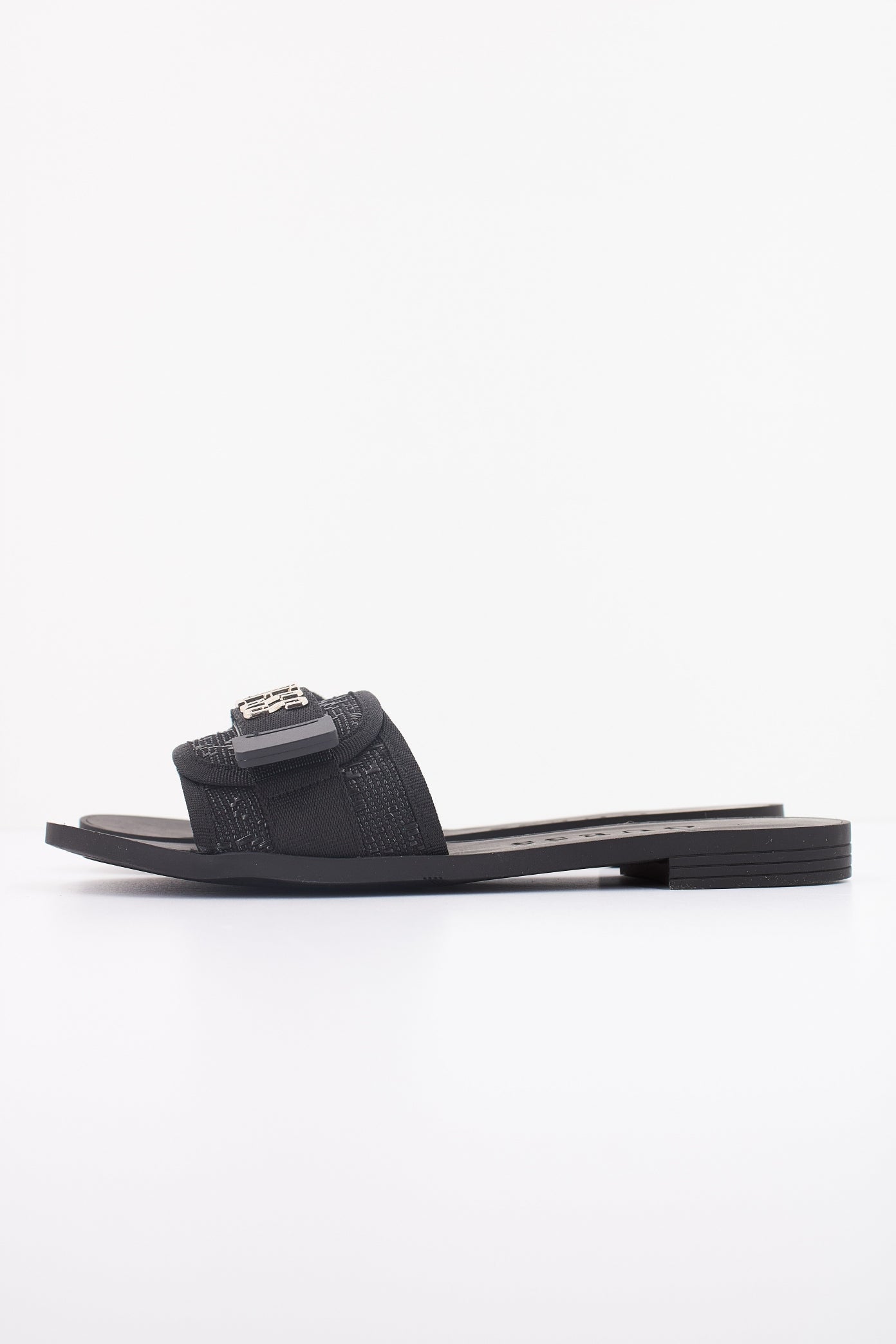 GUESS FLGEL ELE  en color NEGRO  (1)