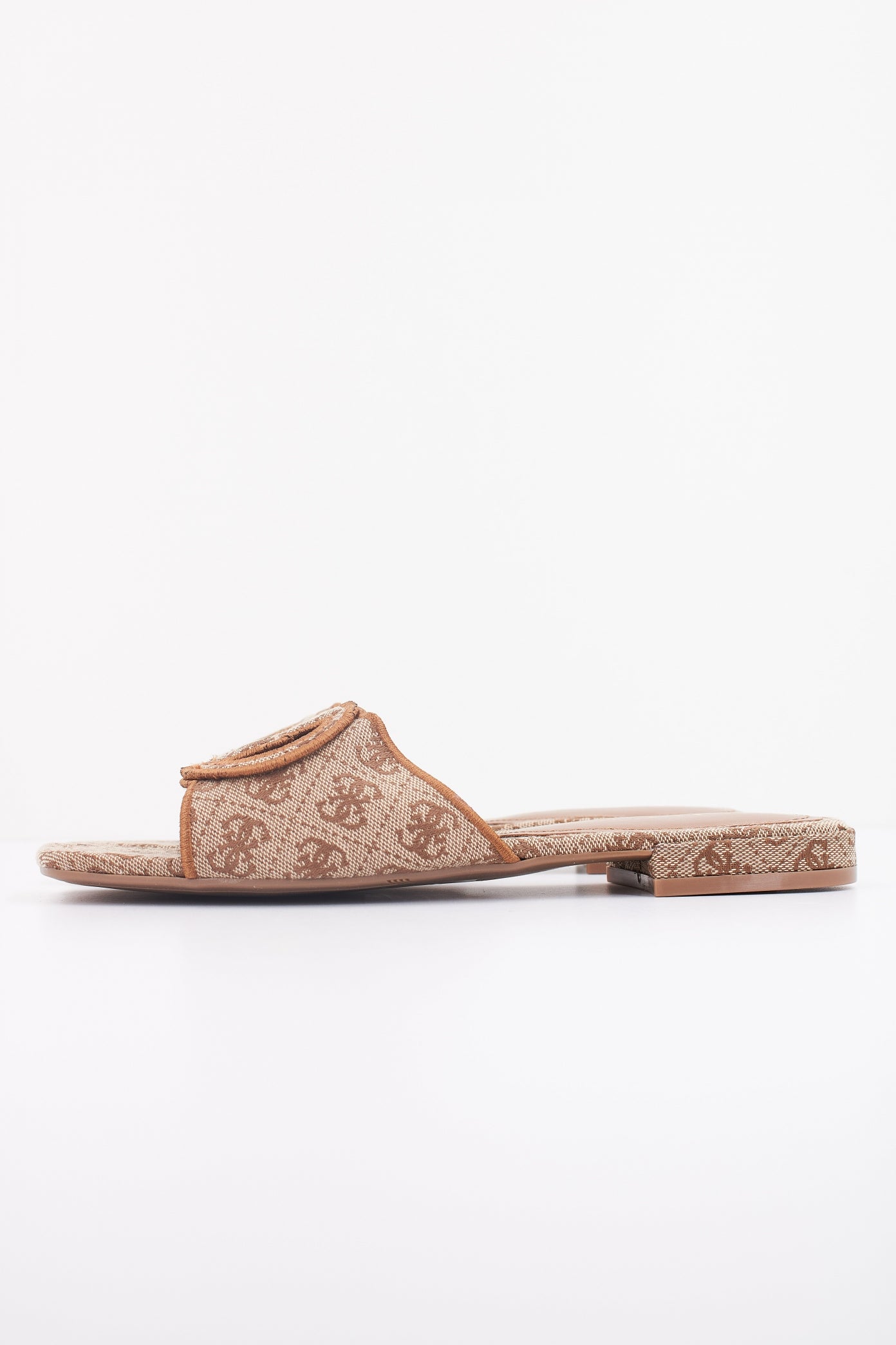 GUESS FLJTSE FAL  en color MARRON  (1)