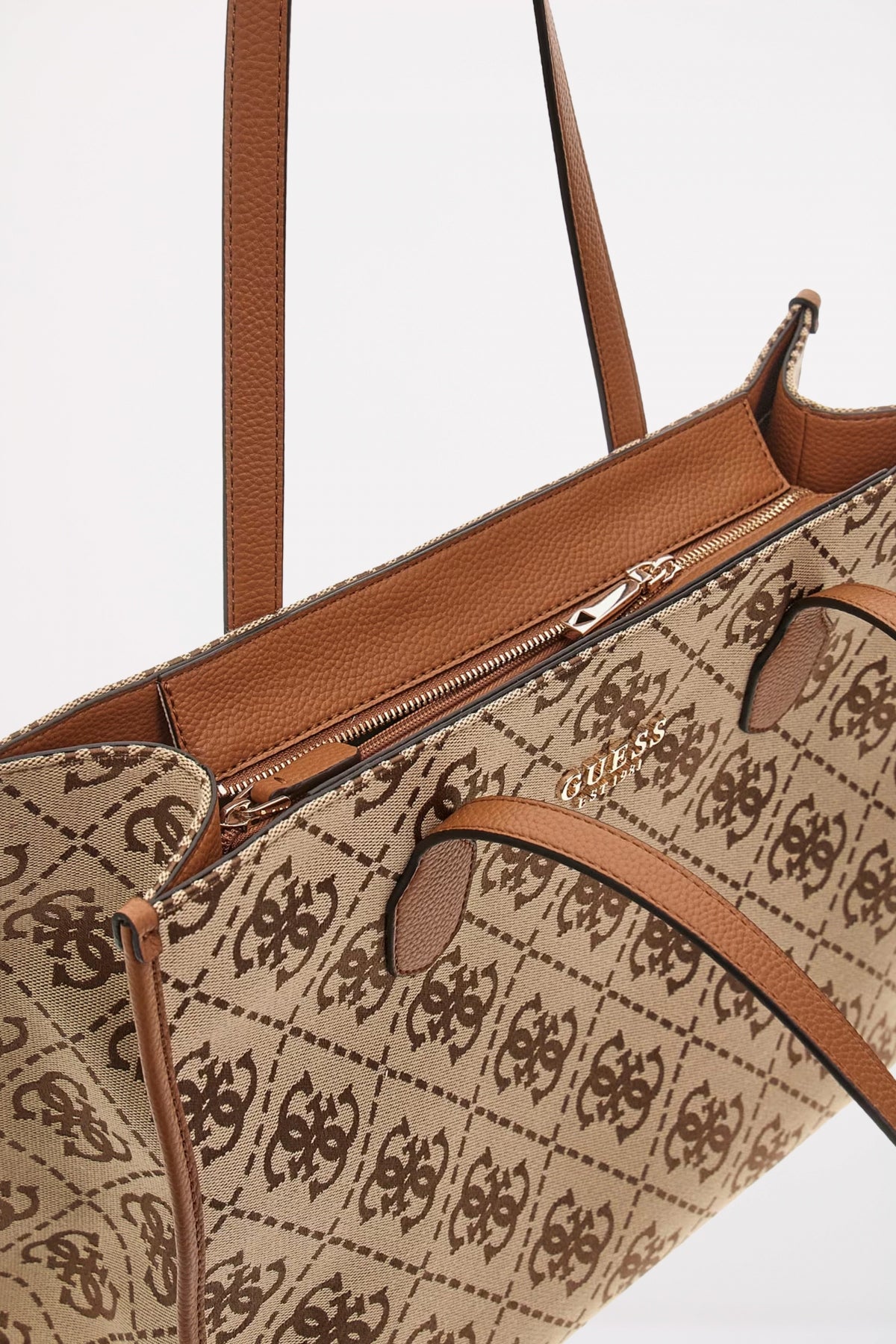GUESS SILVANA GIRLFRIEND en color MARRON  (4)