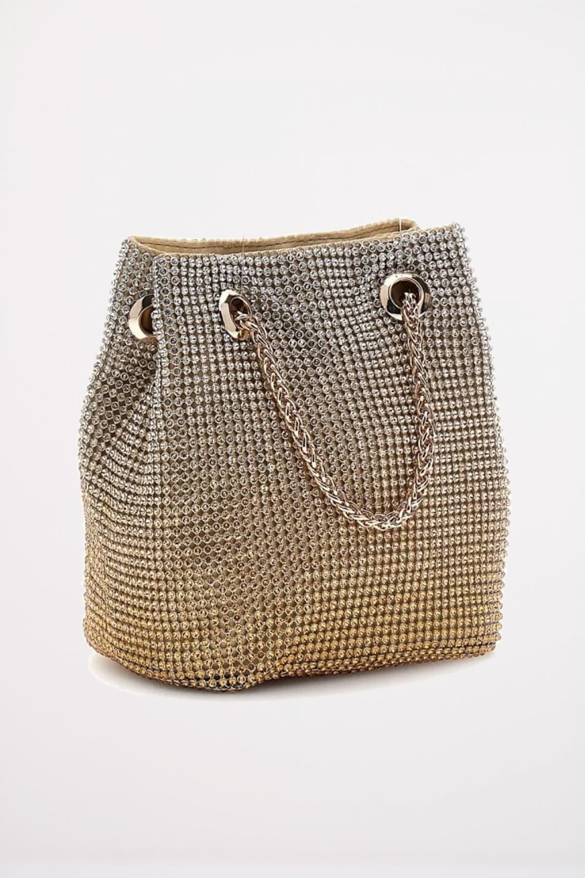 GUESS ZALINA POUCH en color ORO  (3)