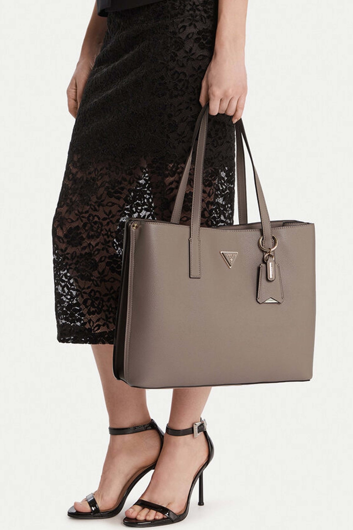GUESS HWBG  MERIDIAN II GIRLFRIEND en color BEIS  (1)