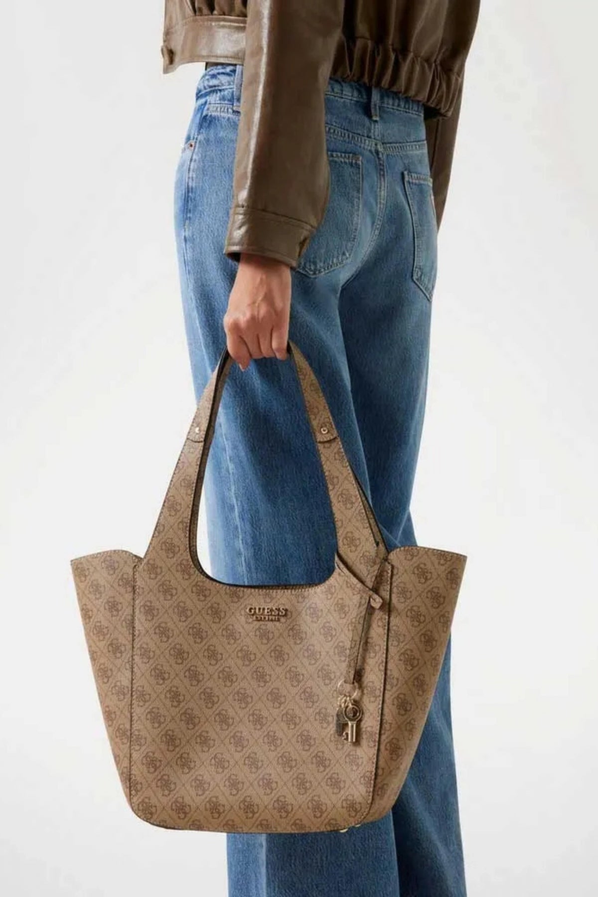 GUESS HWSG  CALISTA  IN  TOTE en color MARRON CLARO  (4)