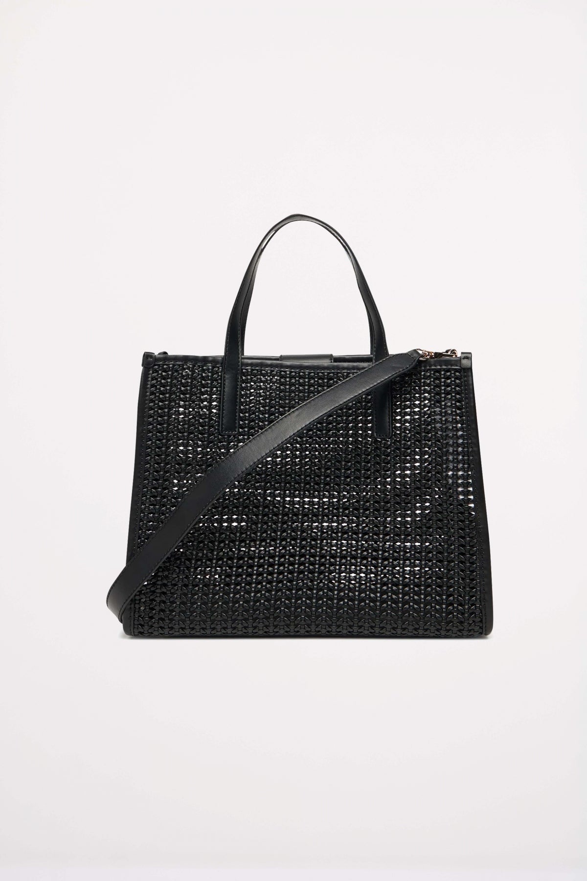 GUESS HWWZ  en color NEGRO  (3)