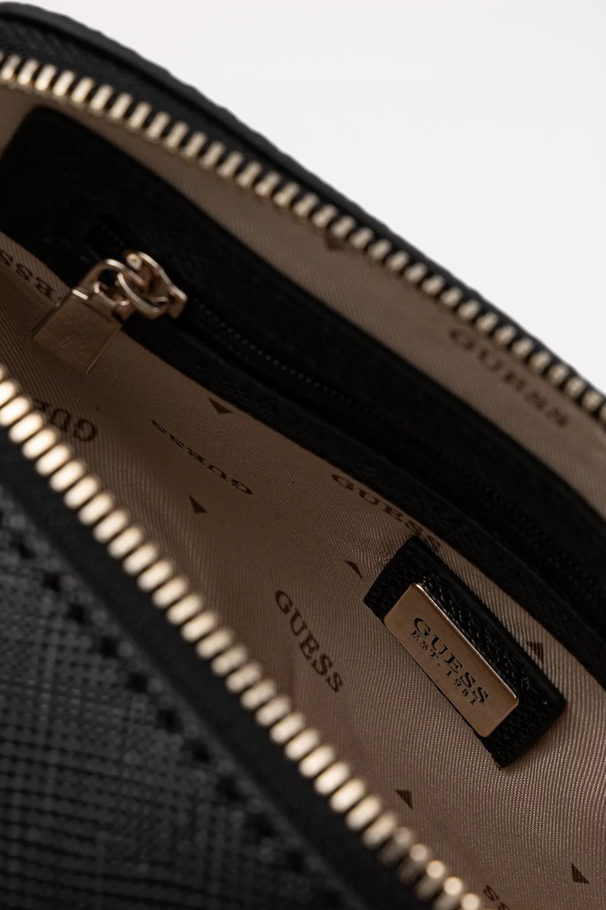 GUESS NOELLE II CROSSBODY CA en color NEGRO  (4)