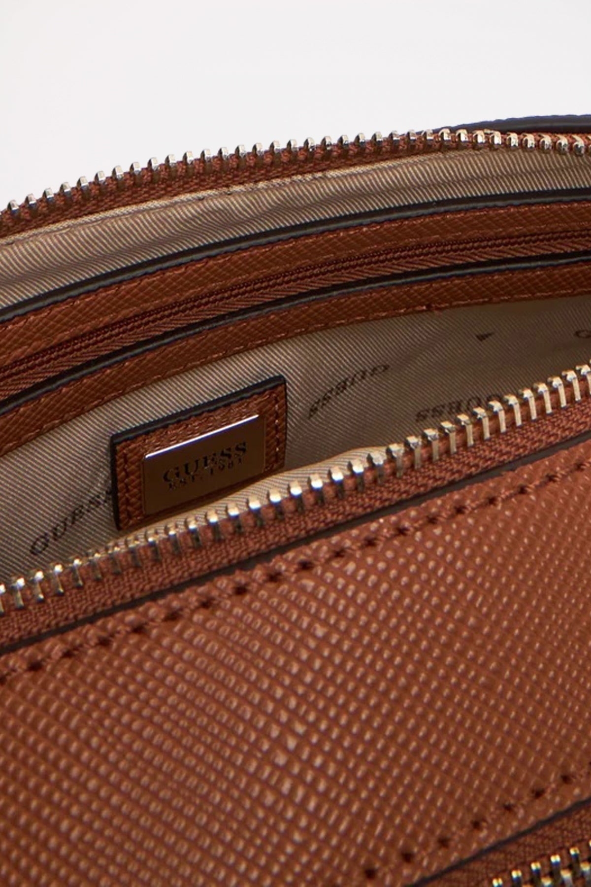 GUESS NOELLE II CROSSBODY CA en color MARRON  (4)