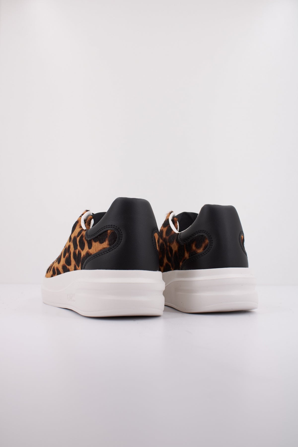 GUESS FLTEL LEA en color ANIMAL PRINT  (4)