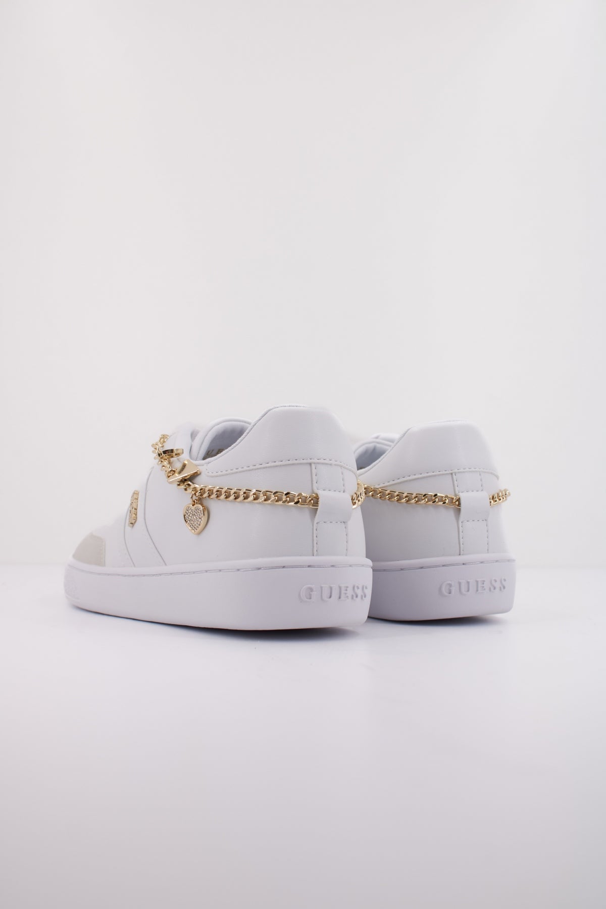 GUESS FLTNAO LEA  en color BLANCO  (4)