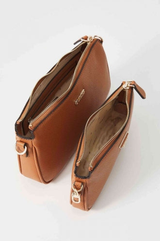 GUESS NOELLE II DBL POUCH CR en color MARRON  (3)
