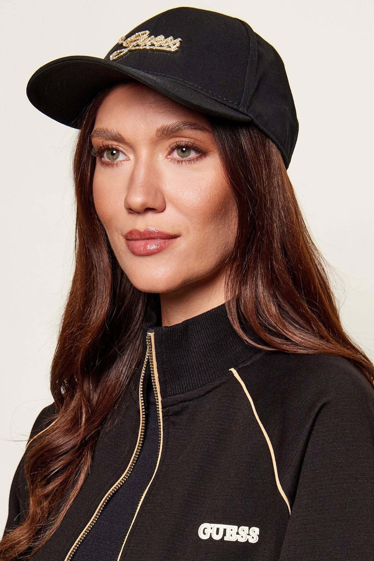 GUESS AW COT  en color NEGRO  (1)