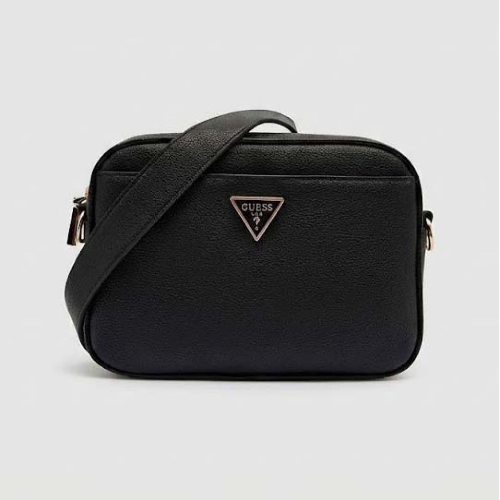 GUESS HWBG  en color NEGRO  (4)