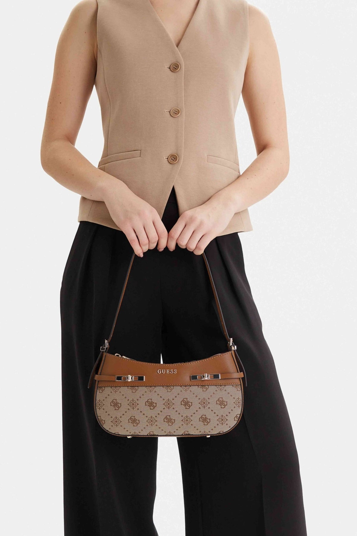GUESS  en color MARRON  (4)