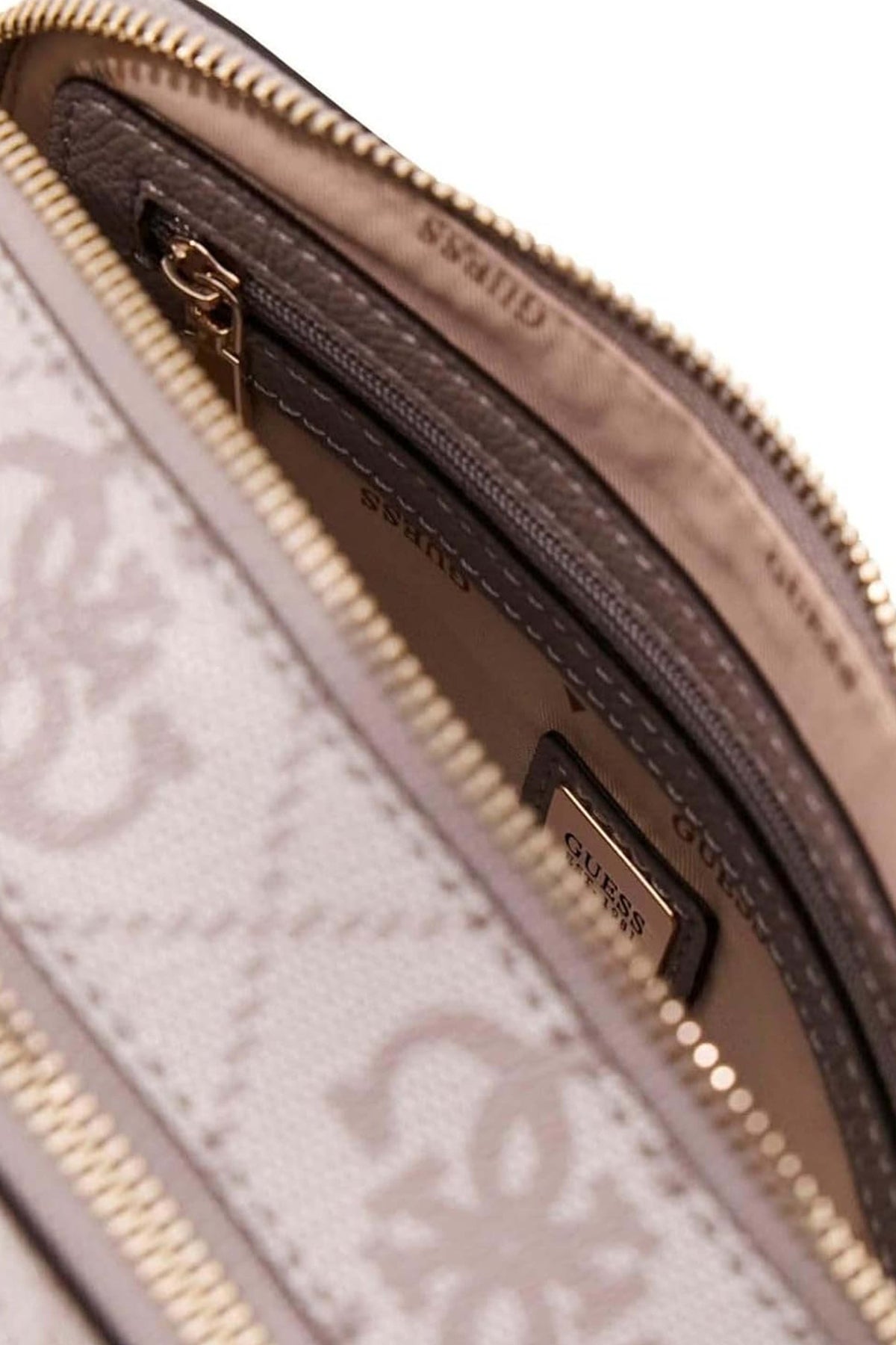 GUESS HWSO   en color BEIS  (3)