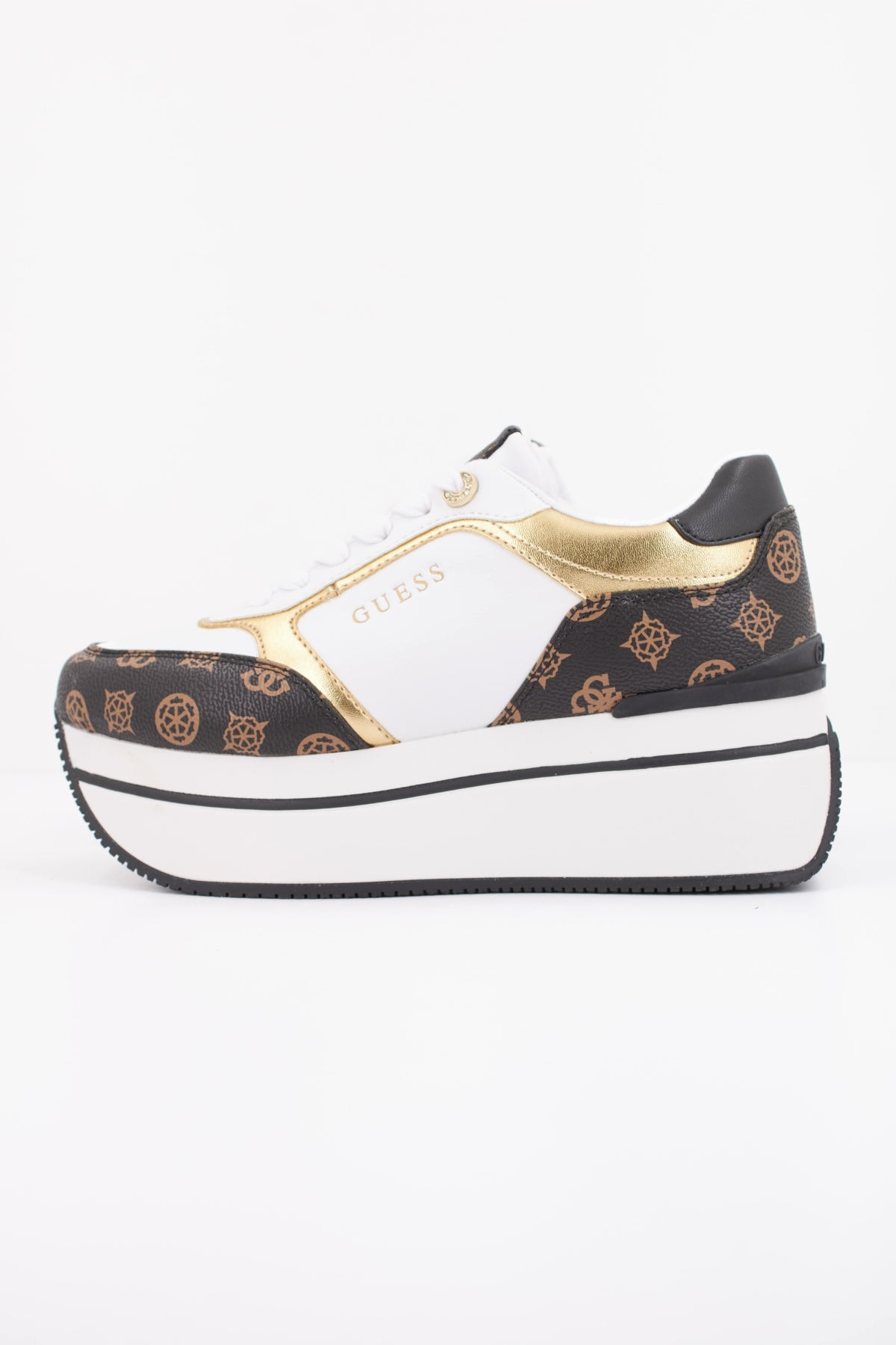 GUESS CAMRIO en color BLANCO  (1)