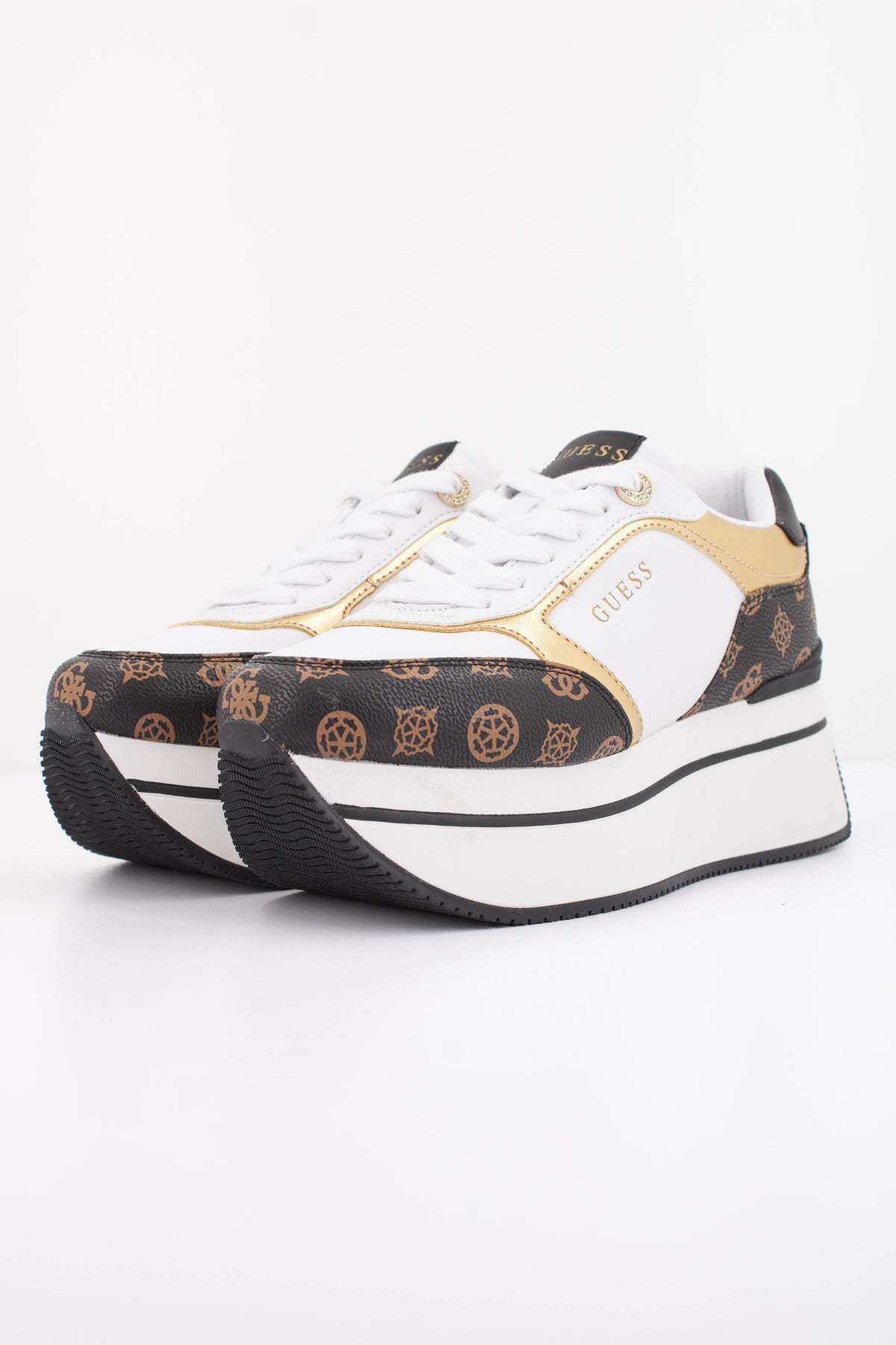 GUESS CAMRIO en color BLANCO  (2)