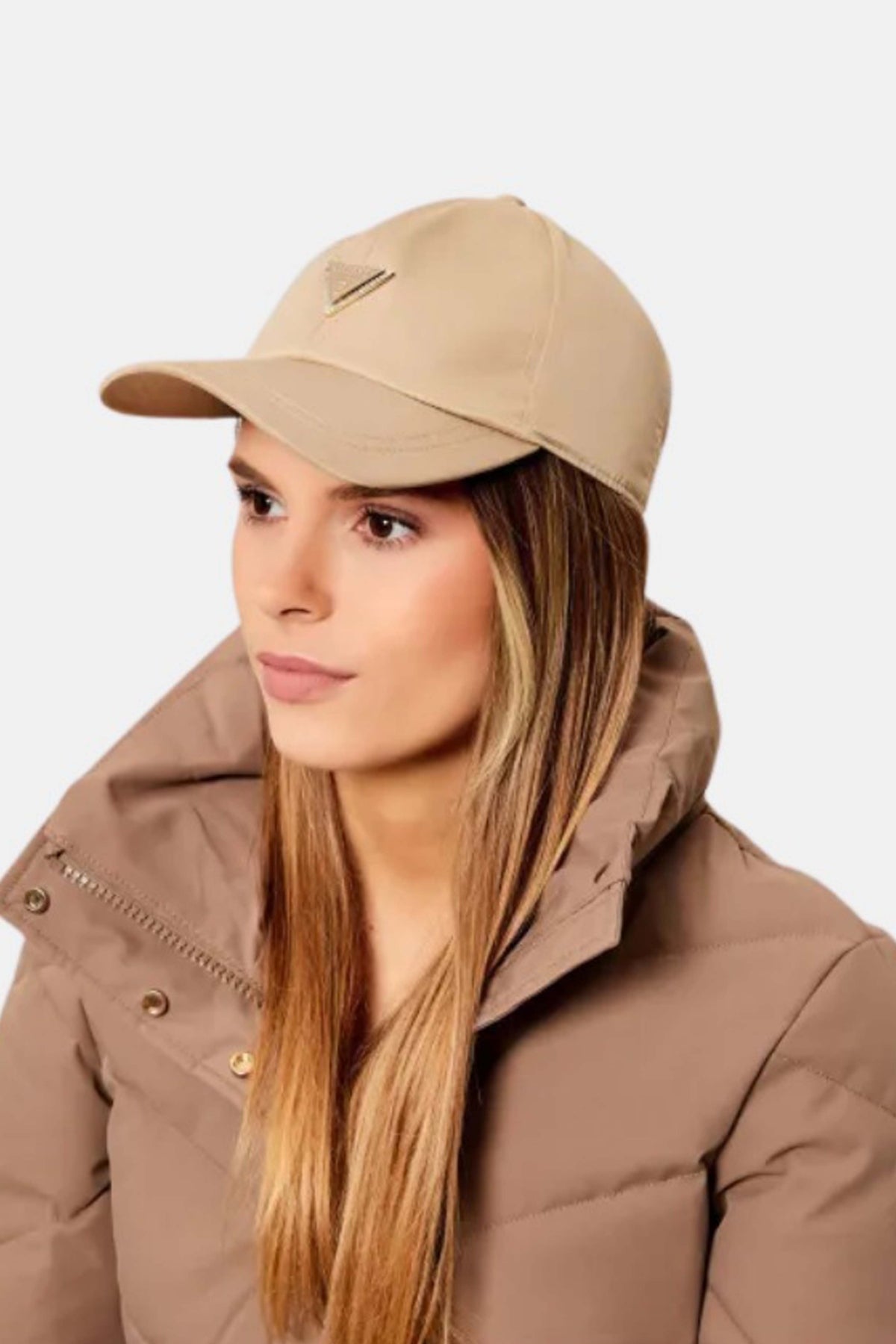 GUESS AW POL  en color BEIS  (3)