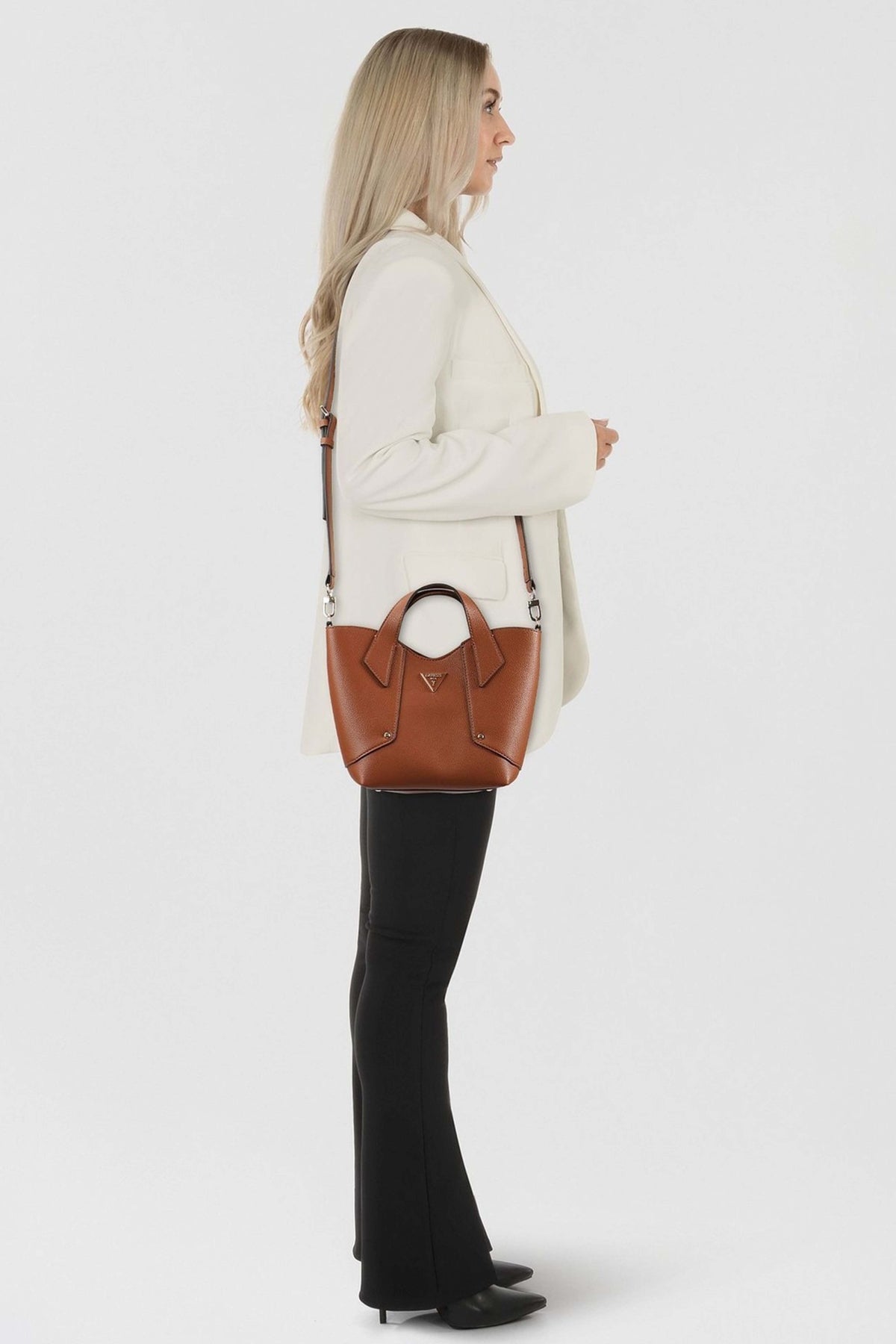 GUESS  DARCY MINI TOTE  en color MARRON  (1)