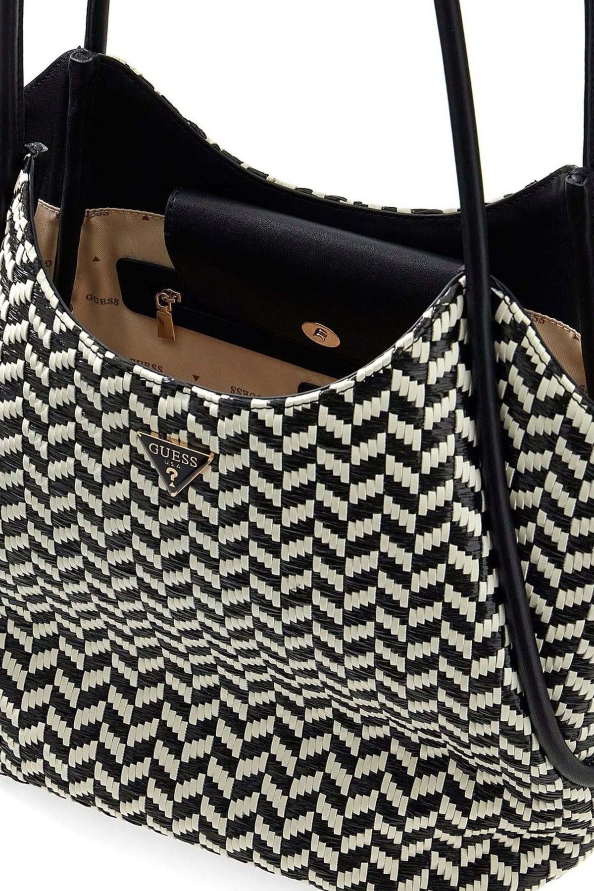 GUESS HWWG  en color NEGRO  (4)