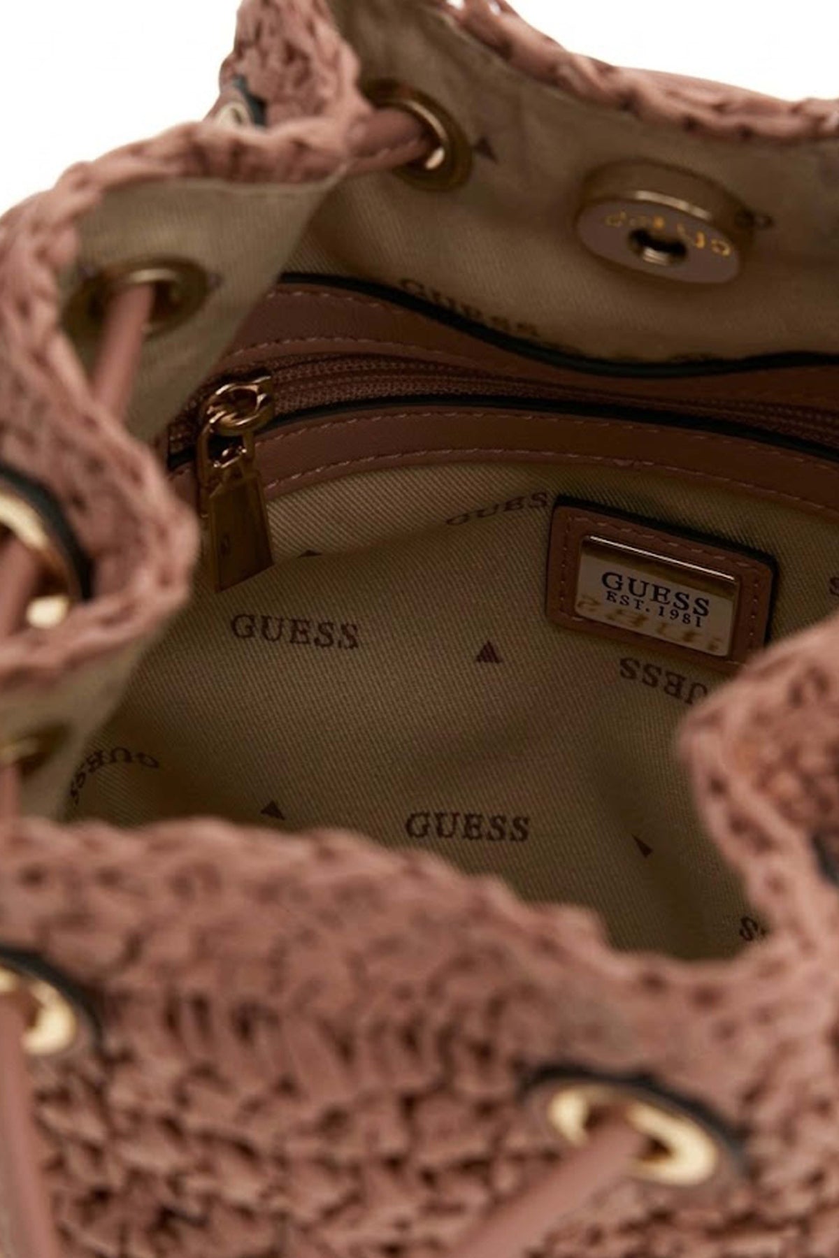 GUESS HWWG   en color ROSA  (4)