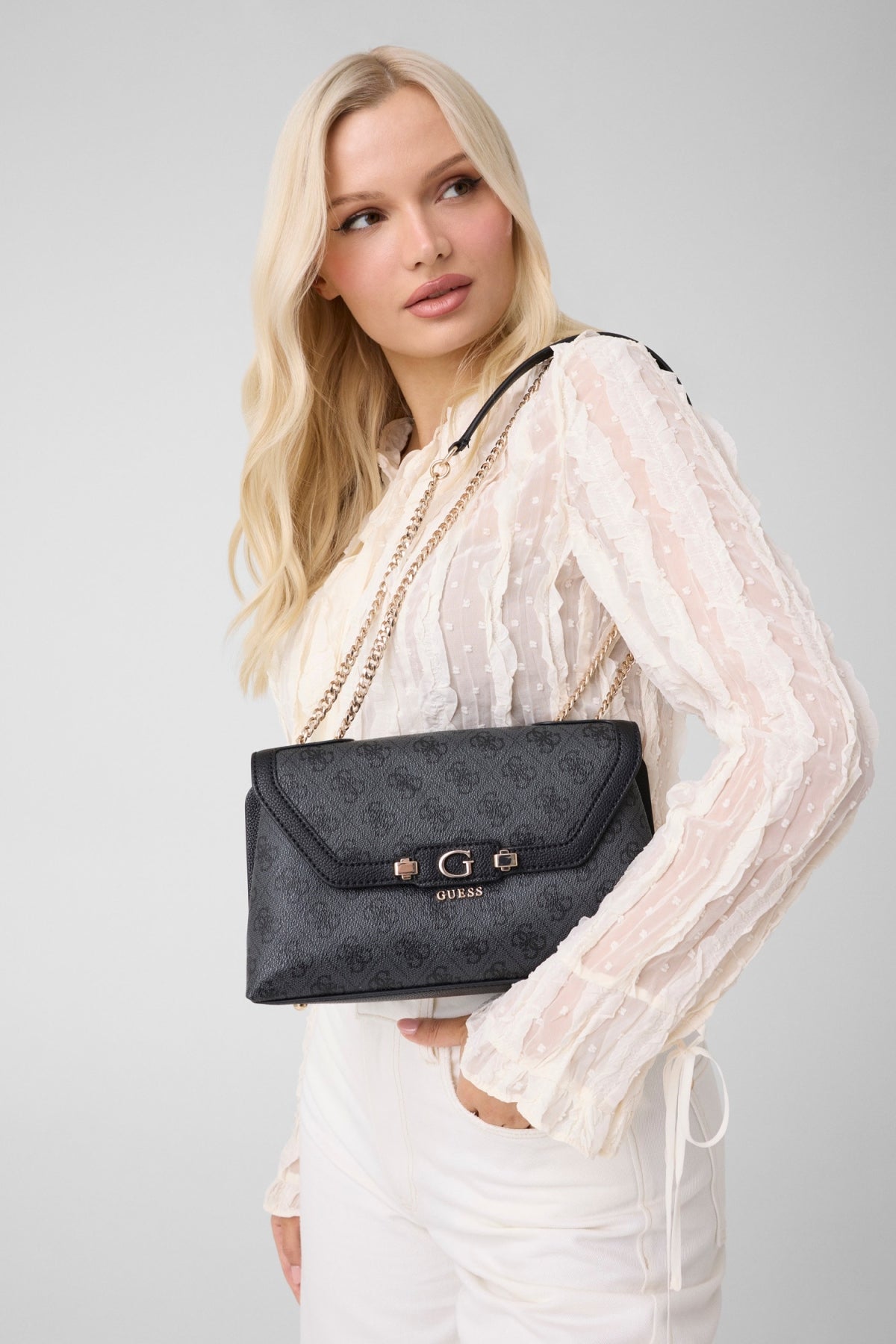 GUESS HWSG  LINDSEY GIRLFRIEND SAT en color GRIS  (1)