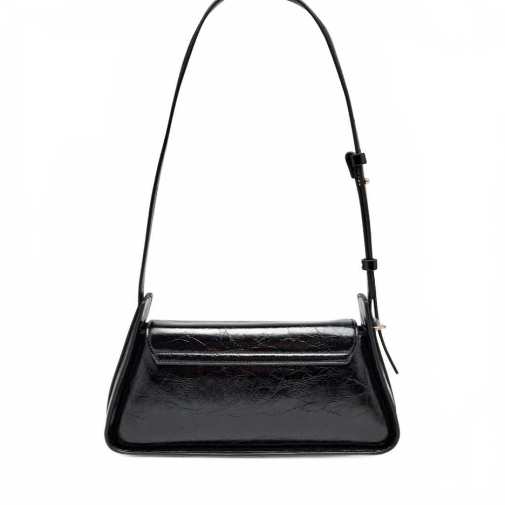 GUESS HWTC  XENA FLAP SHOULDER BAG en color NEGRO  (5)