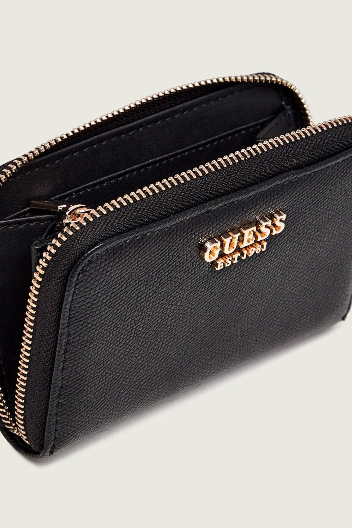 GUESS SWBG  AMORETTE SLG MED ZIP A en color   (3)