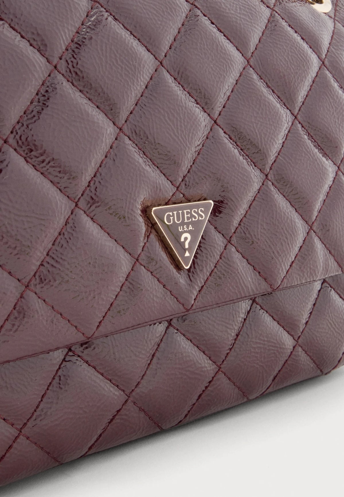 GUESS HWQT  JULIET CONVERTIBLE XBO en color BURDEOS  (4)