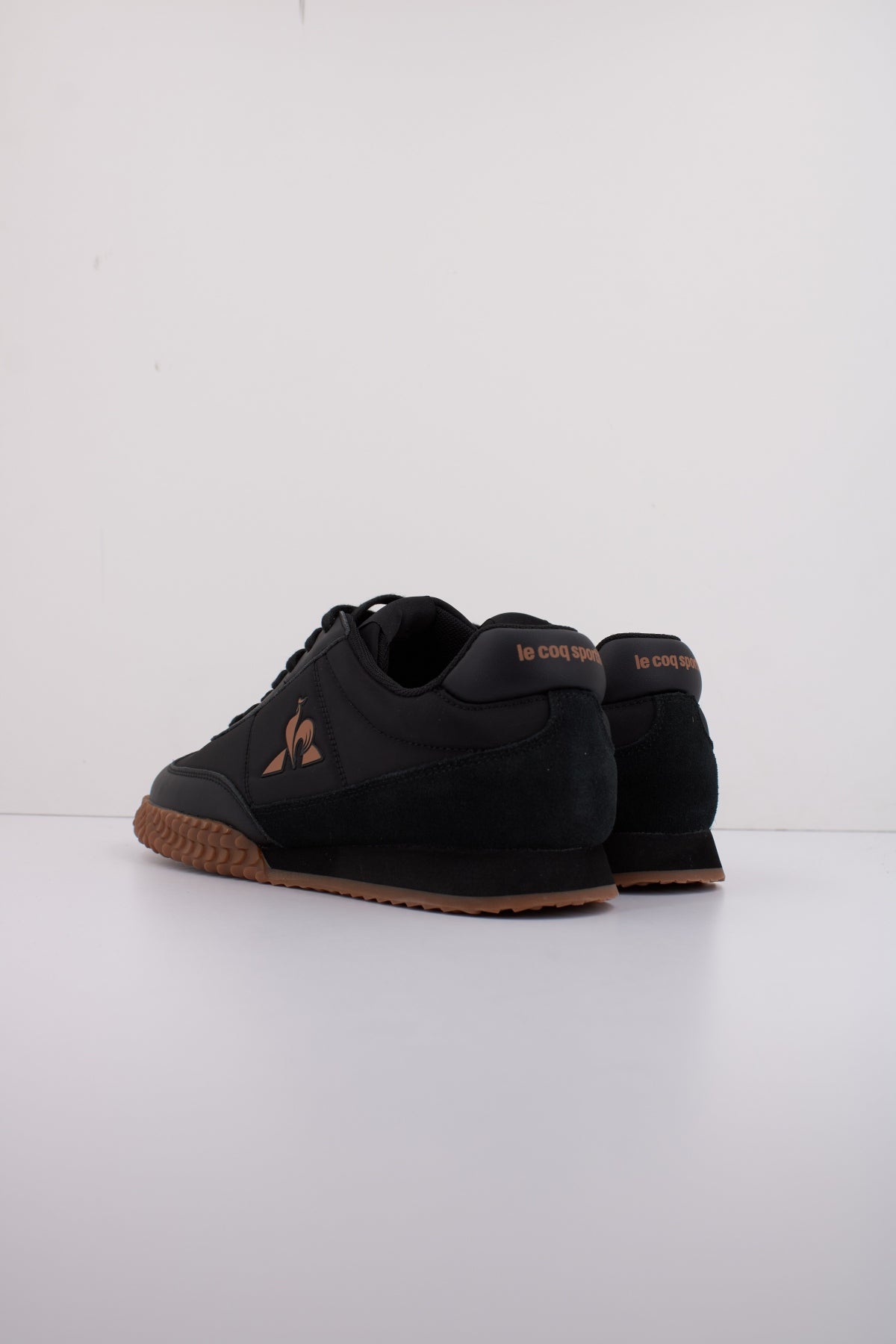 LE COQ SPORTIF VELOCE I en color NEGRO  (4)