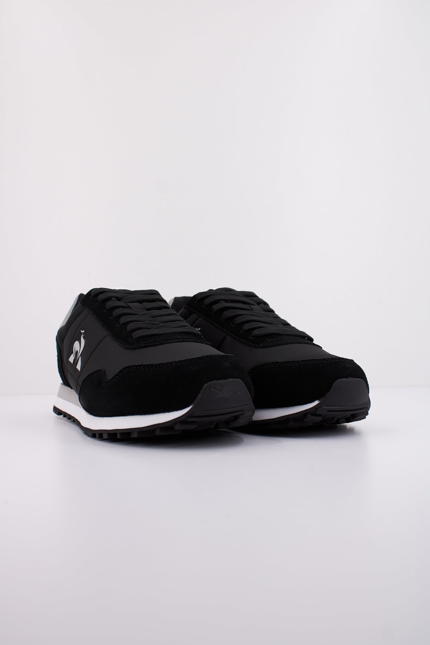 LE COQ SPORTIF ASTRA  en color NEGRO  (2)