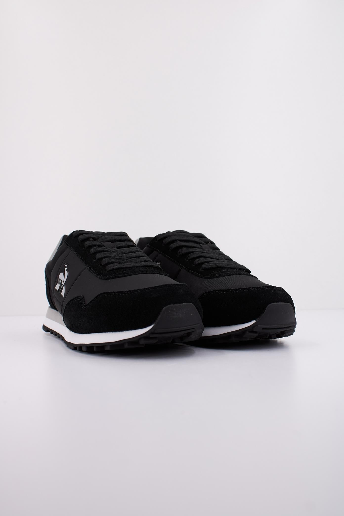 LE COQ SPORTIF ASTRA  en color NEGRO  (2)