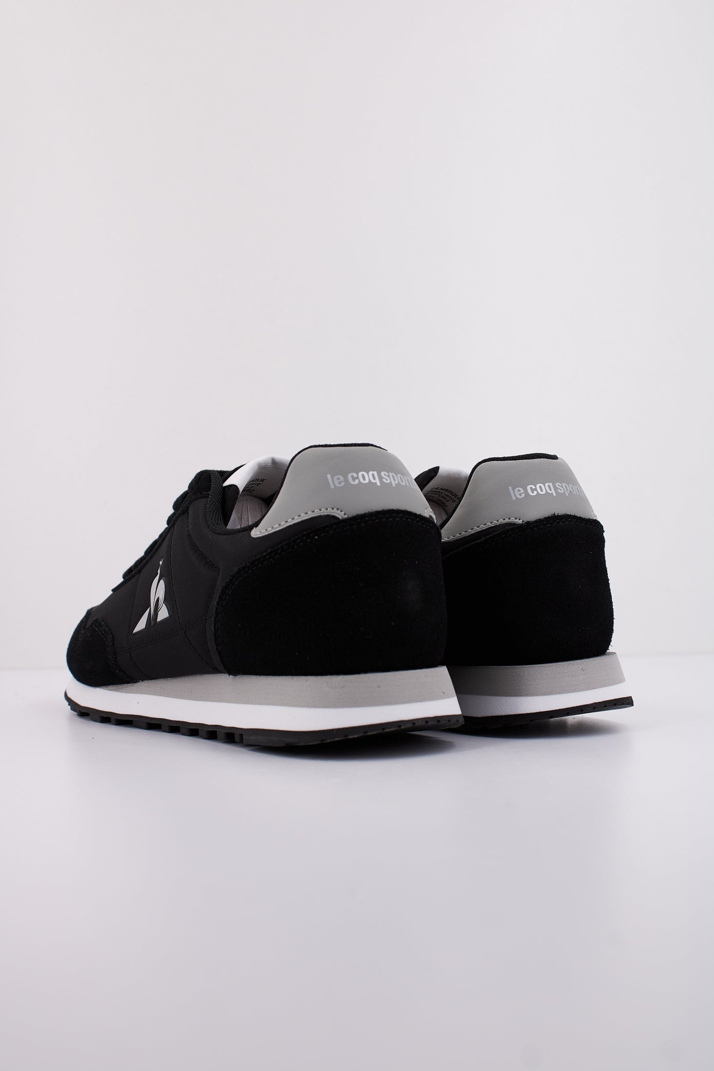 LE COQ SPORTIF ASTRA  en color NEGRO  (4)