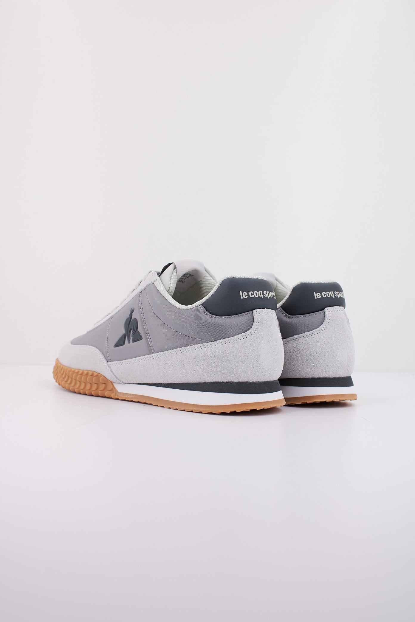 LE COQ SPORTIF VELOCE I en color GRIS  (4)