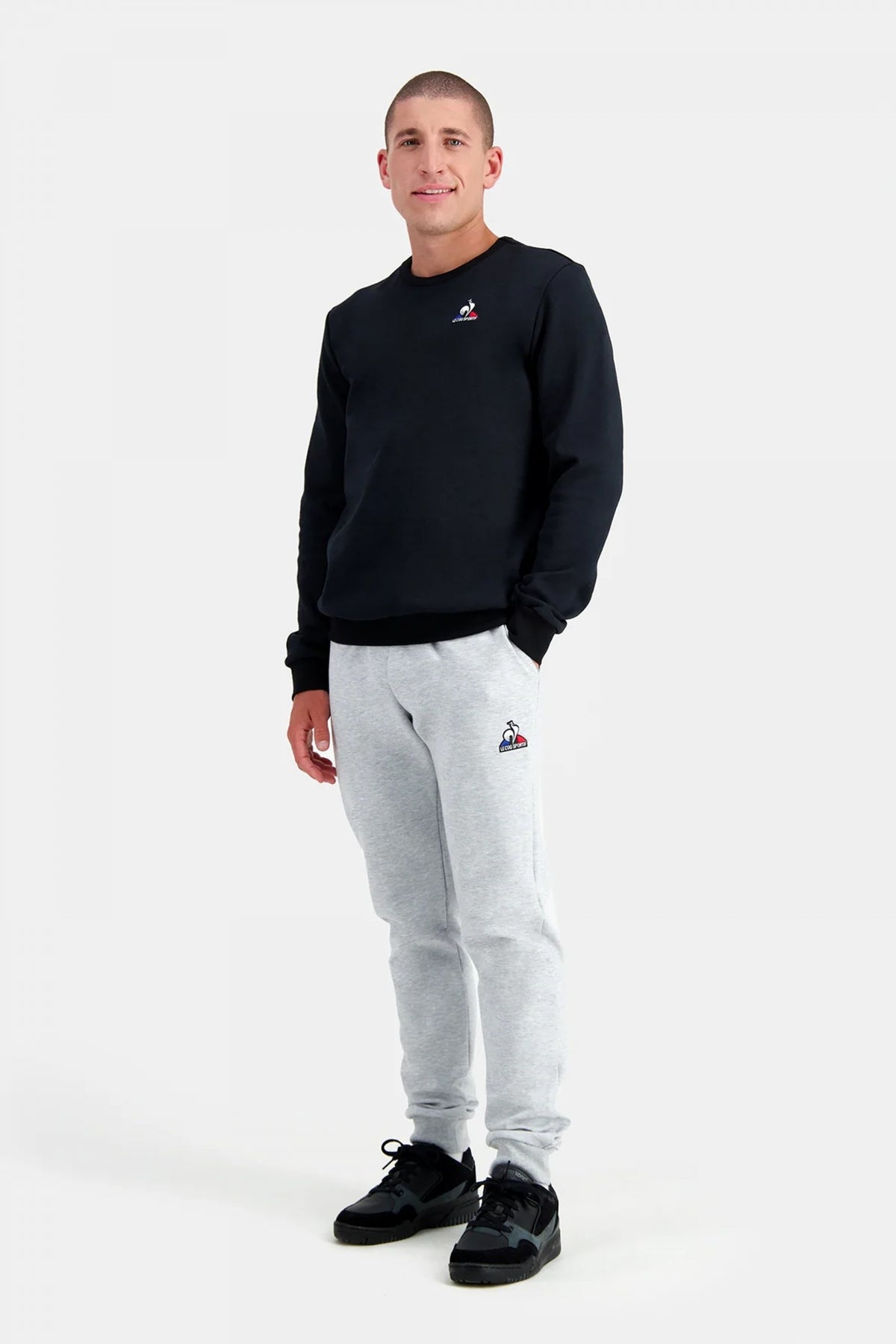 LE COQ SPORTIF ESS CREW SWEAT en color NEGRO  (4)