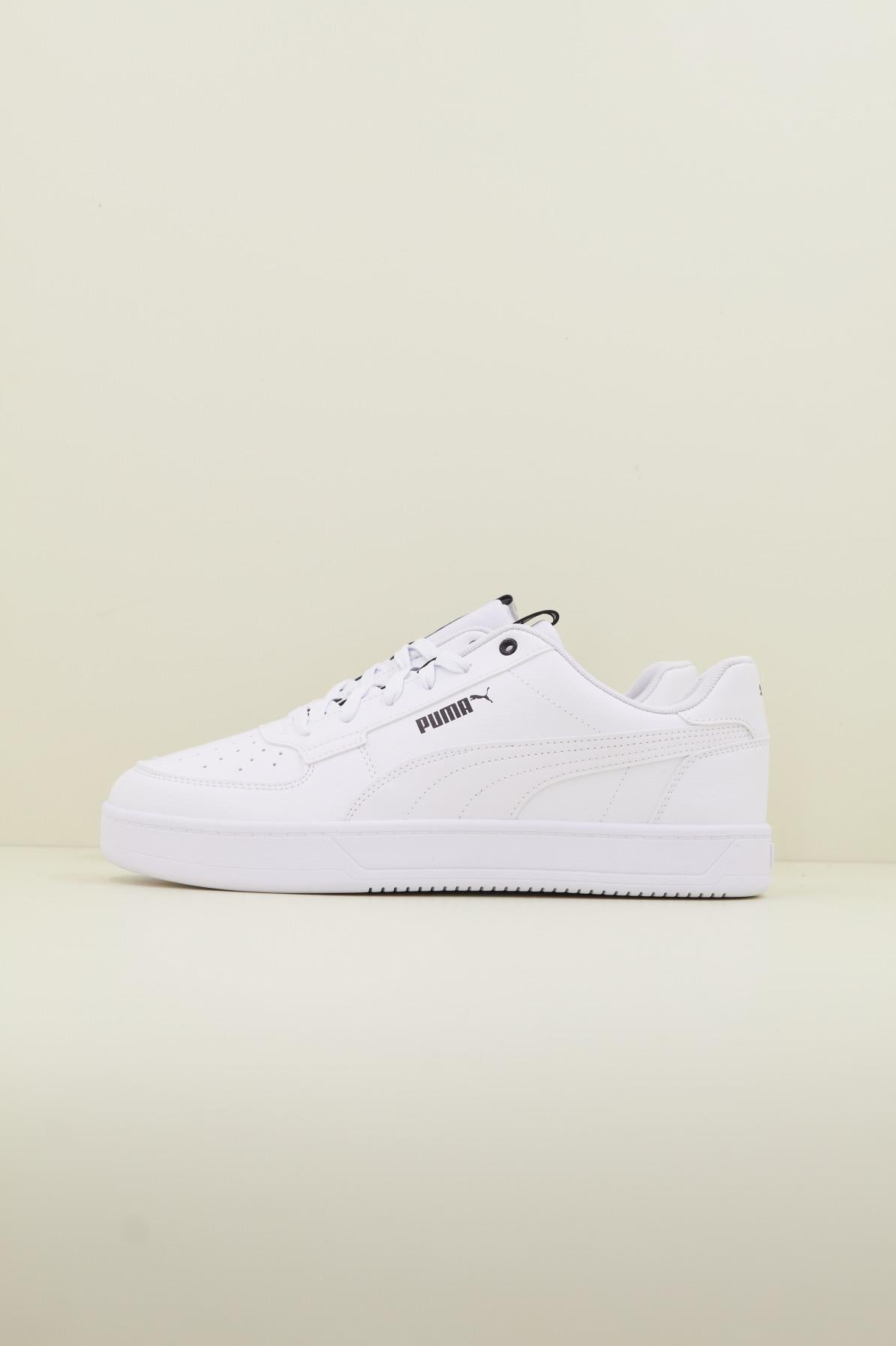 PUMA CAVEN . LOGOB en color BLANCO  (1)
