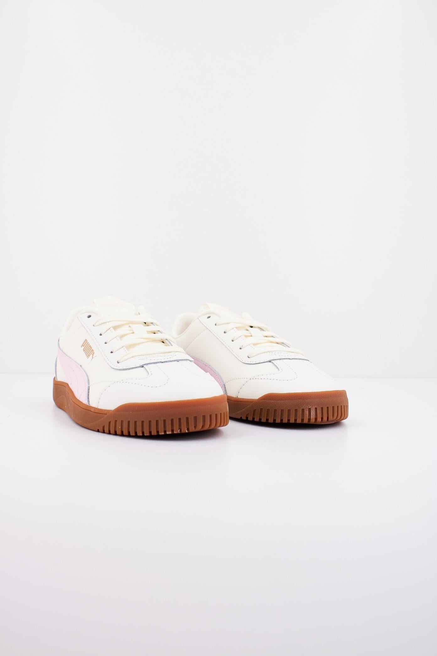 PUMA PUMA CLUB V en color BLANCO  (2)