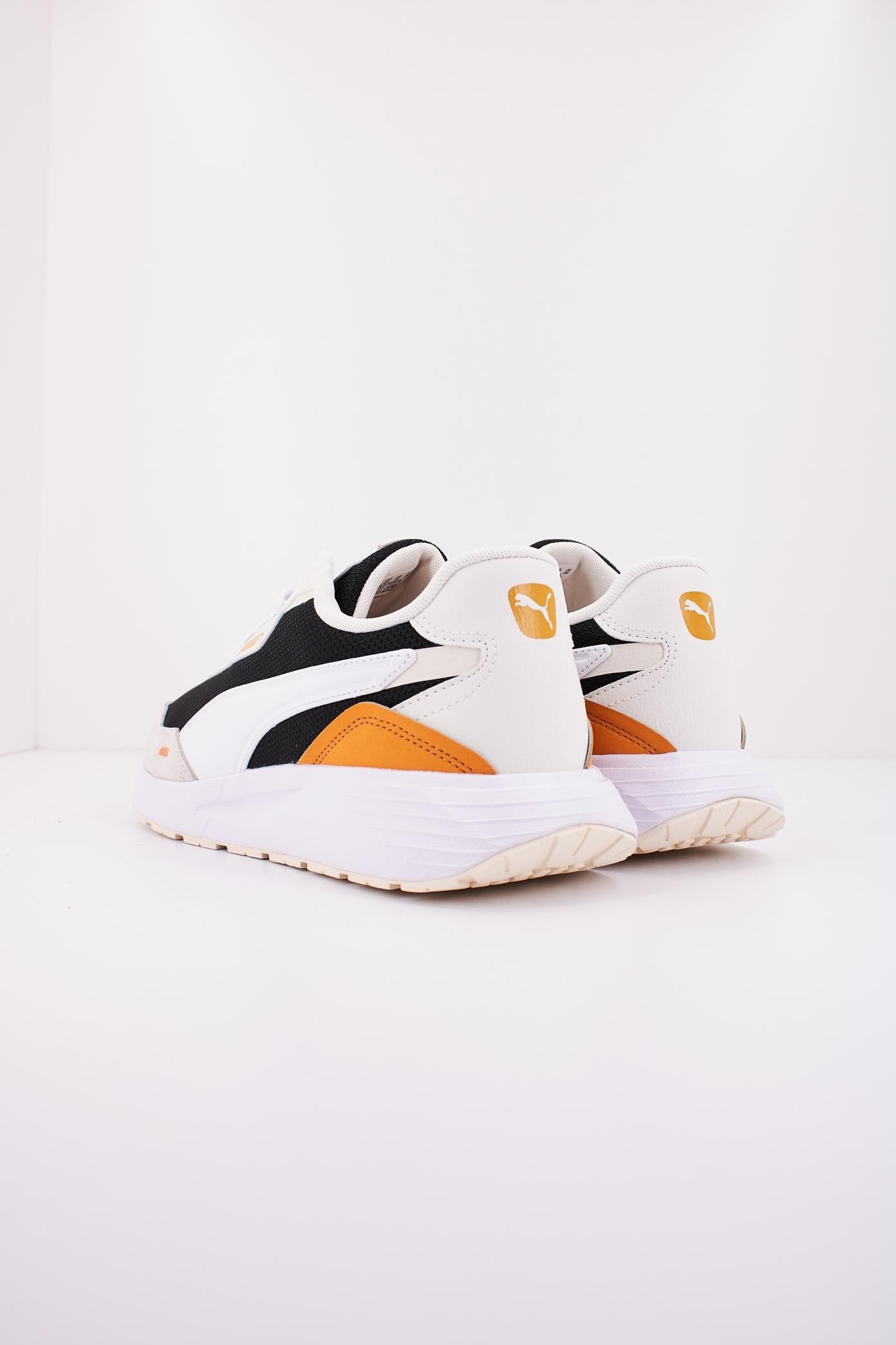 PUMA RUNTAMED en color BLANCO  (3)