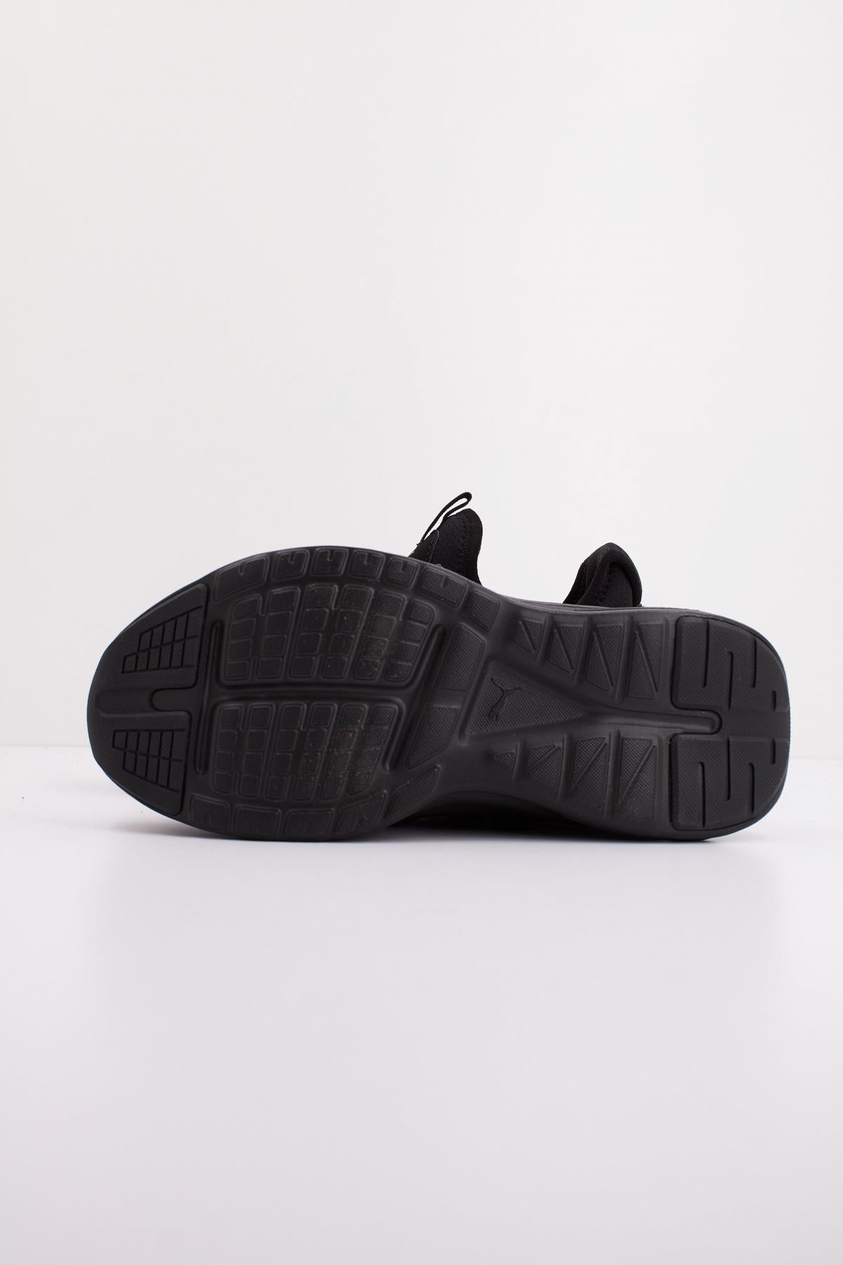 PUMA SOFTRIDE ENZO EVO JR en color NEGRO  (5)