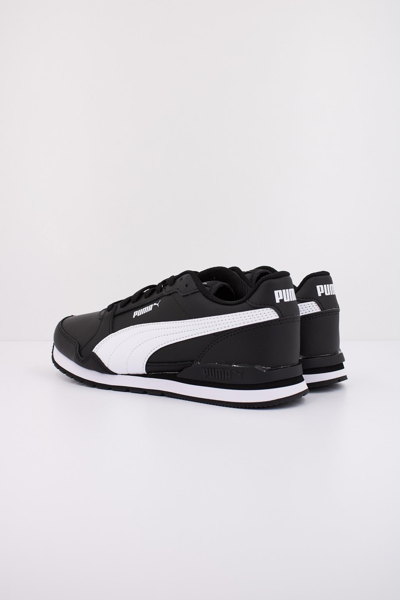 PUMA ST RUNNER V L en color NEGRO  (4)