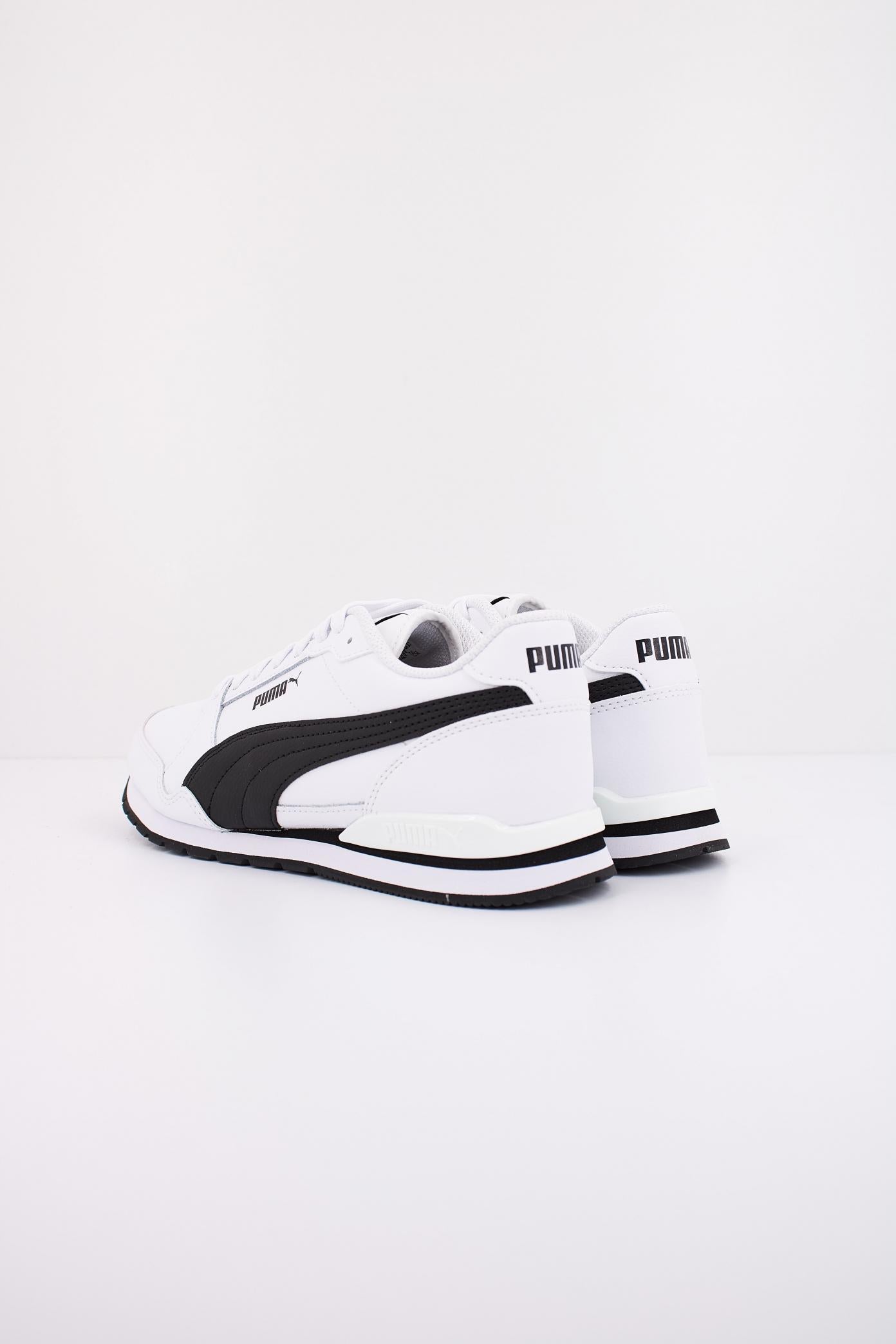 PUMA ST RUNNER V L en color BLANCO  (4)
