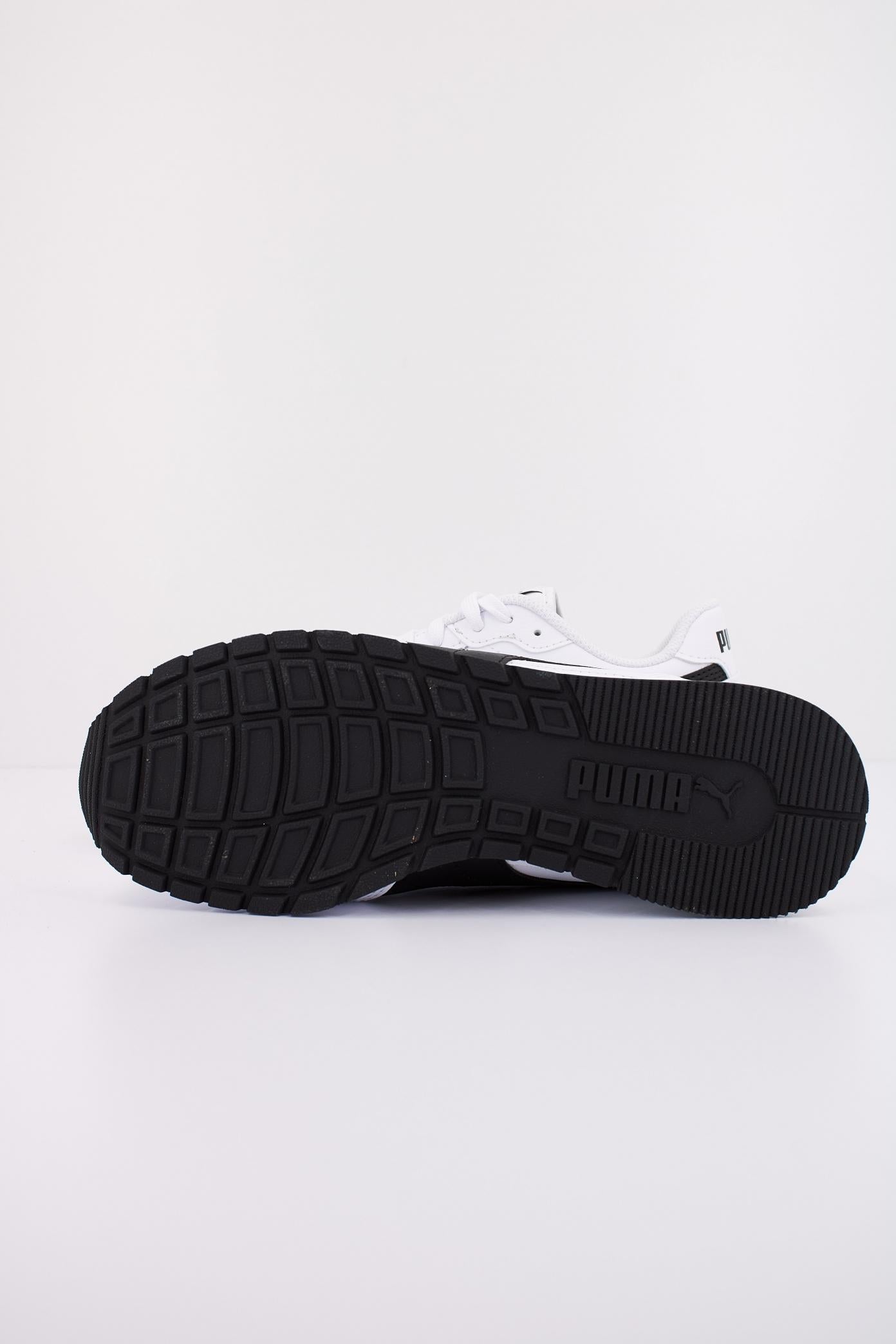PUMA ST RUNNER V L en color BLANCO  (5)