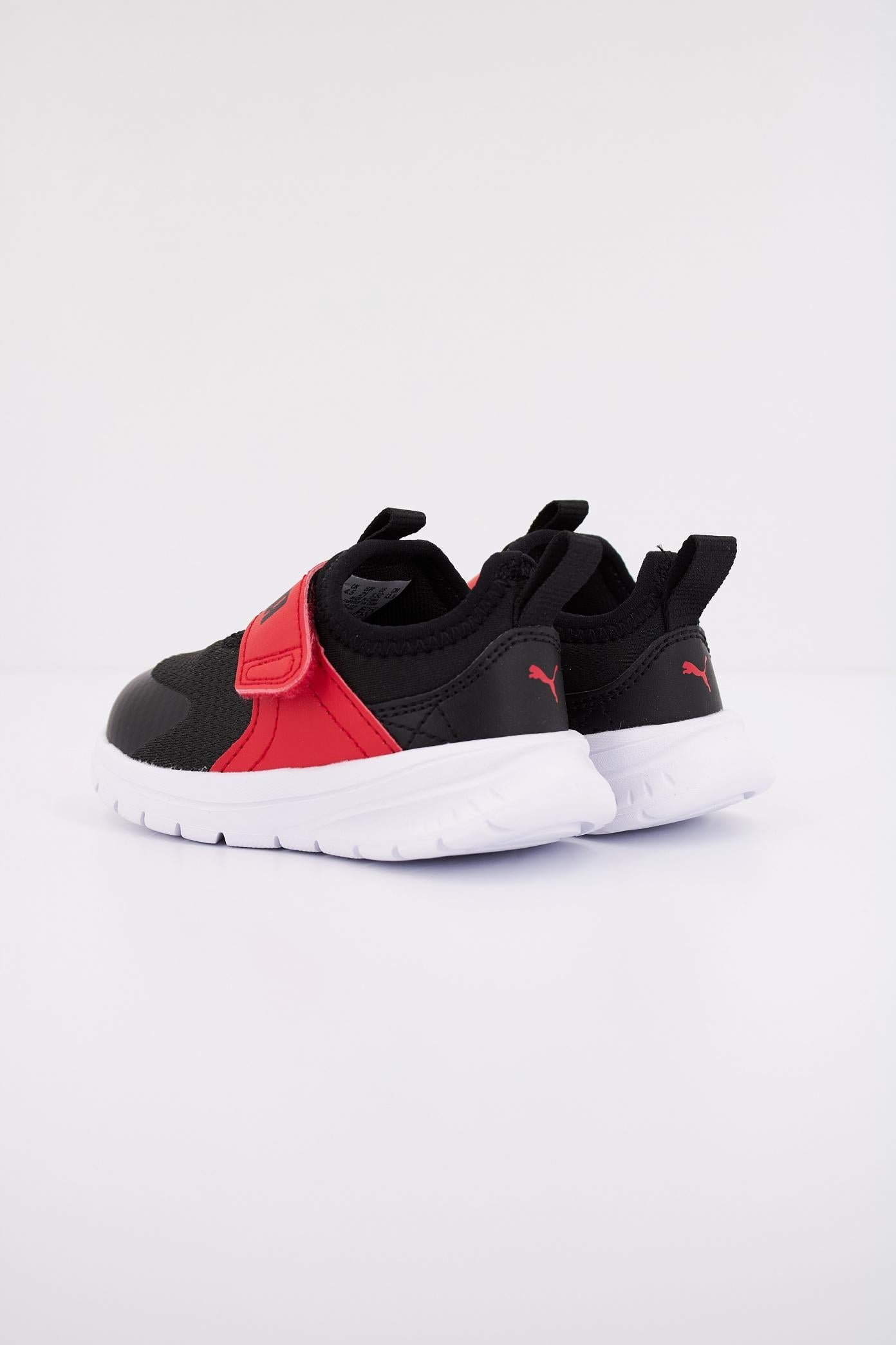 PUMA EVOLVE SLIP ON INF en color NEGRO  (4)