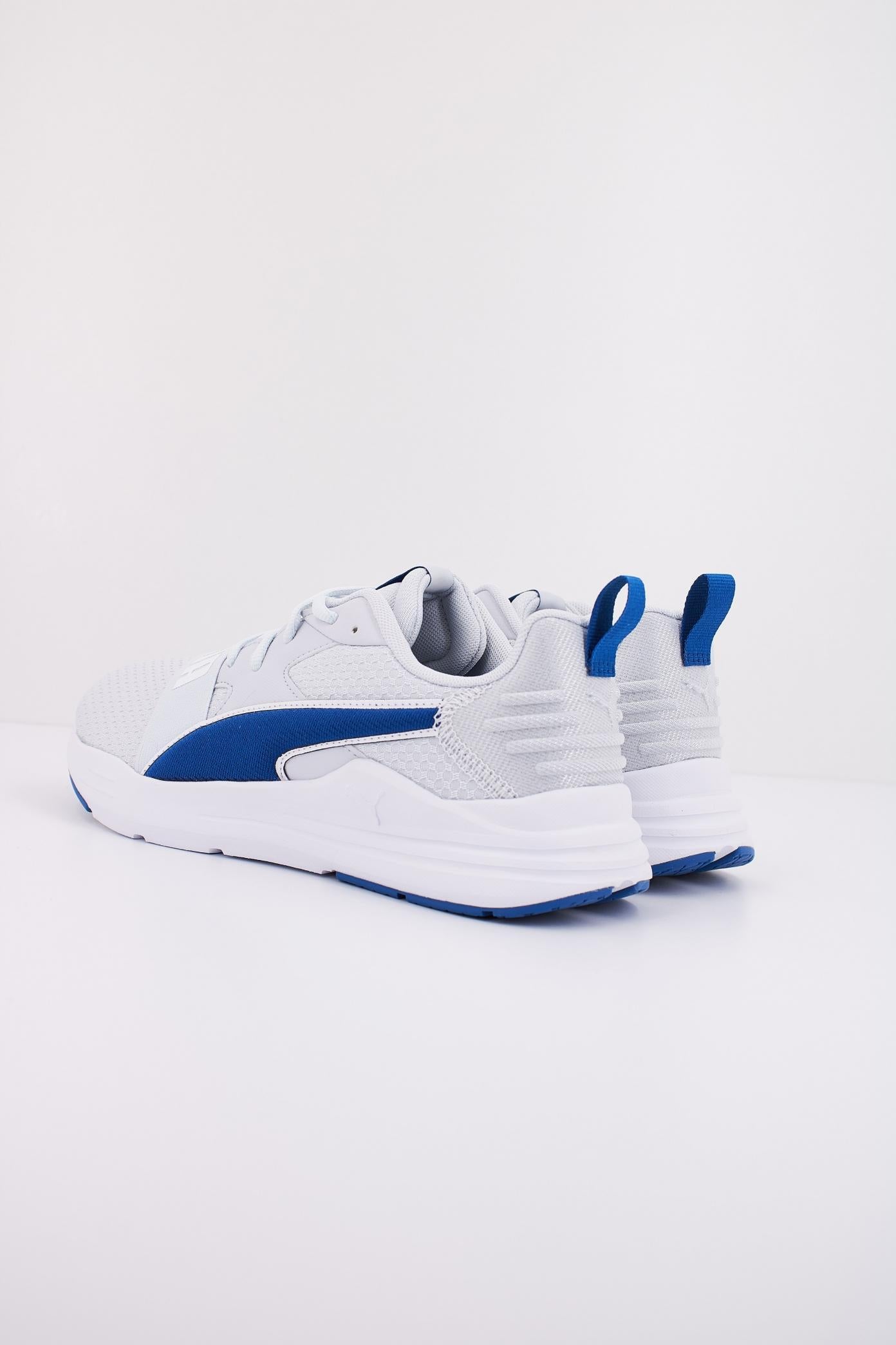 PUMA  WIRED RUN PURE en color GRIS  (4)