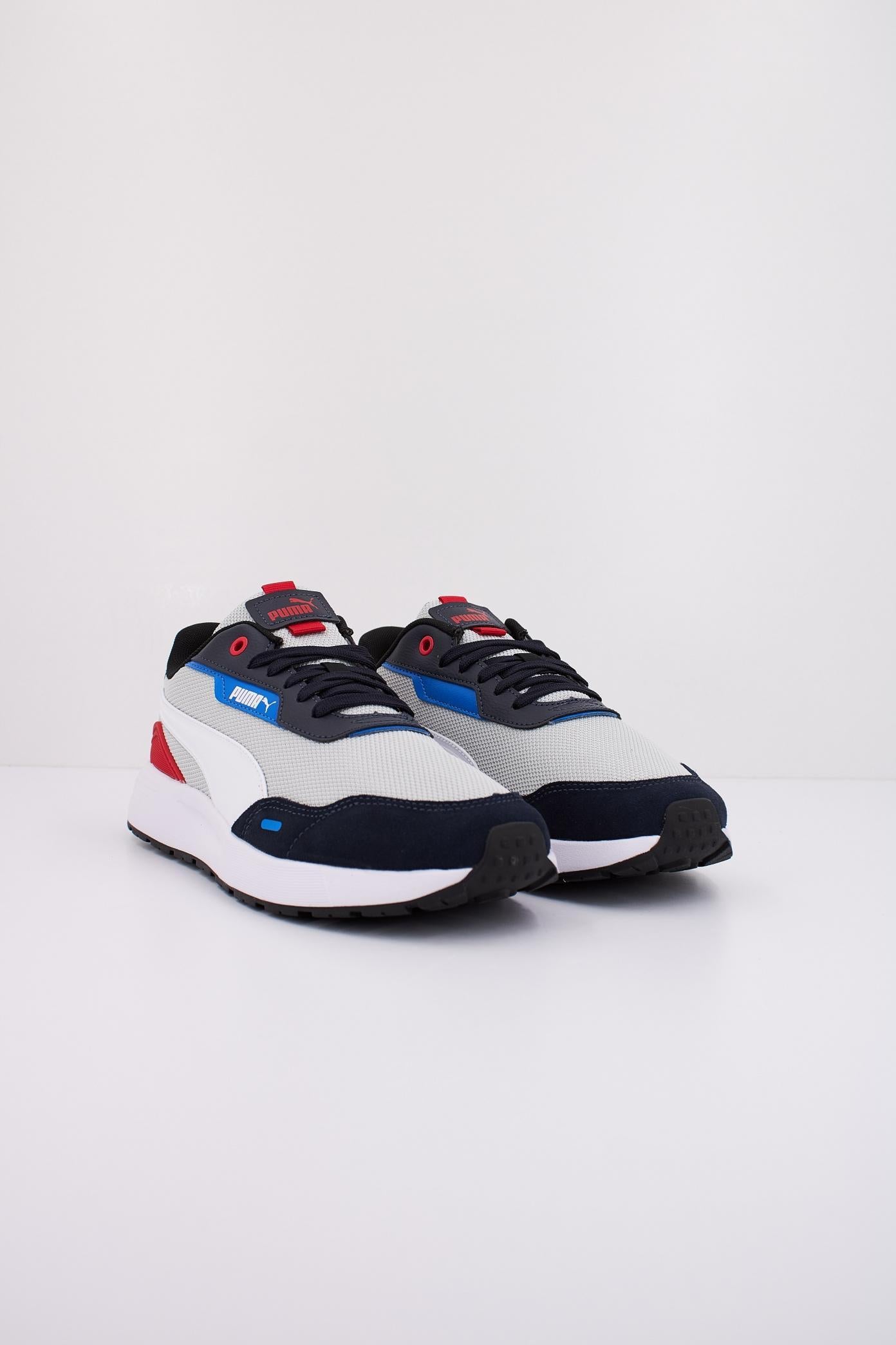 PUMA RUNTAMED PLUS en color GRIS  (2)