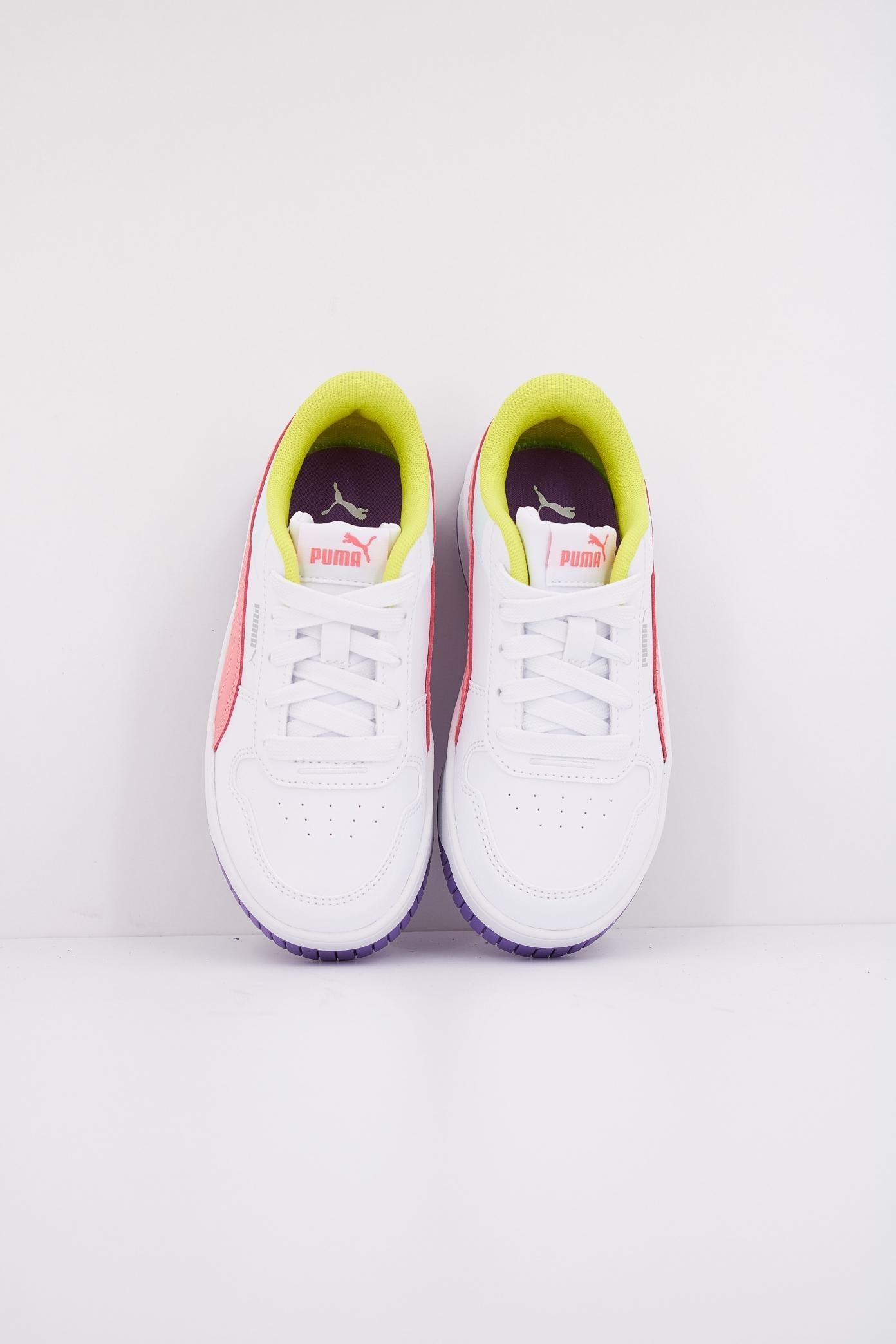 PUMA CARINA STREET PS en color BLANCO  (3)