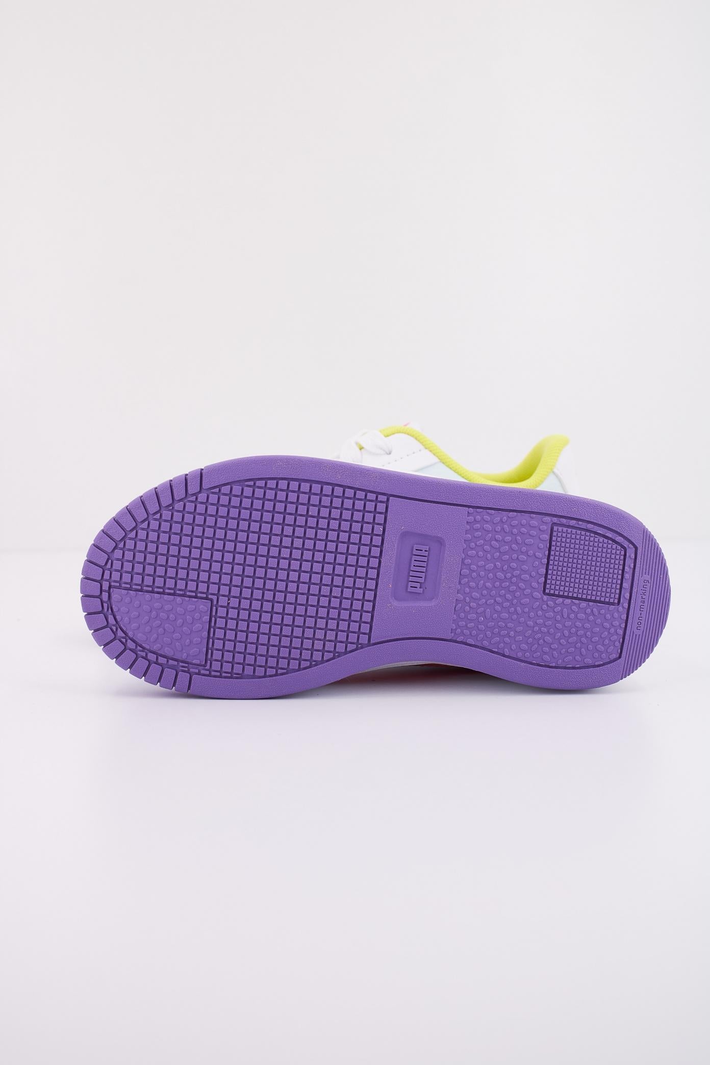 PUMA CARINA STREET PS en color BLANCO  (5)