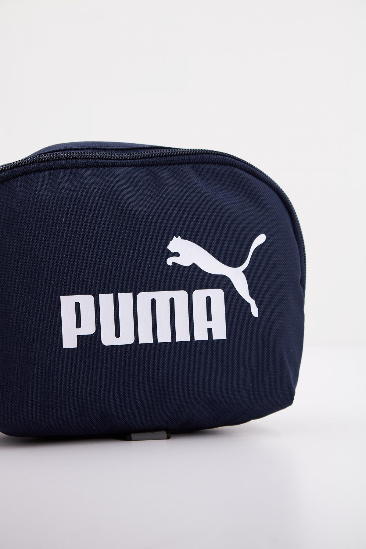 PUMA PHASE WAIST BAG en color AZUL  (4)