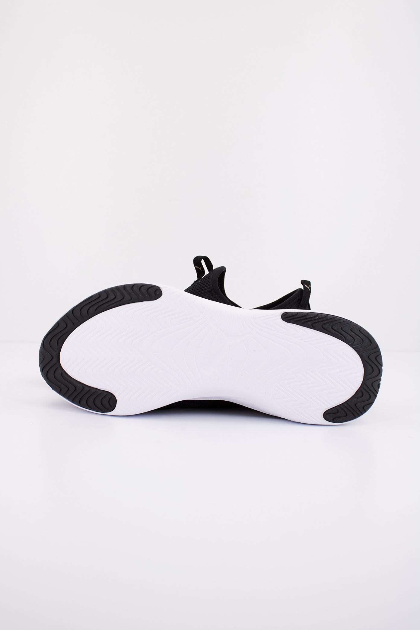 PUMA SOFTRIDE HARMONY SLIP WNS en color NEGRO  (5)