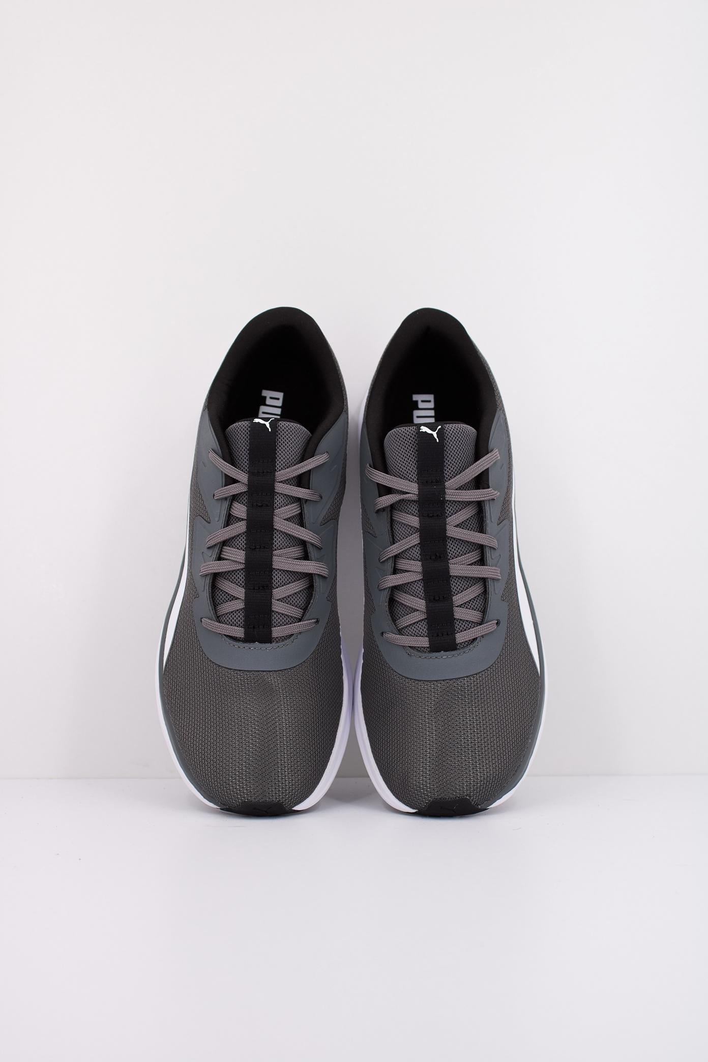 PUMA NIGHT RUNNER V en color GRIS  (3)